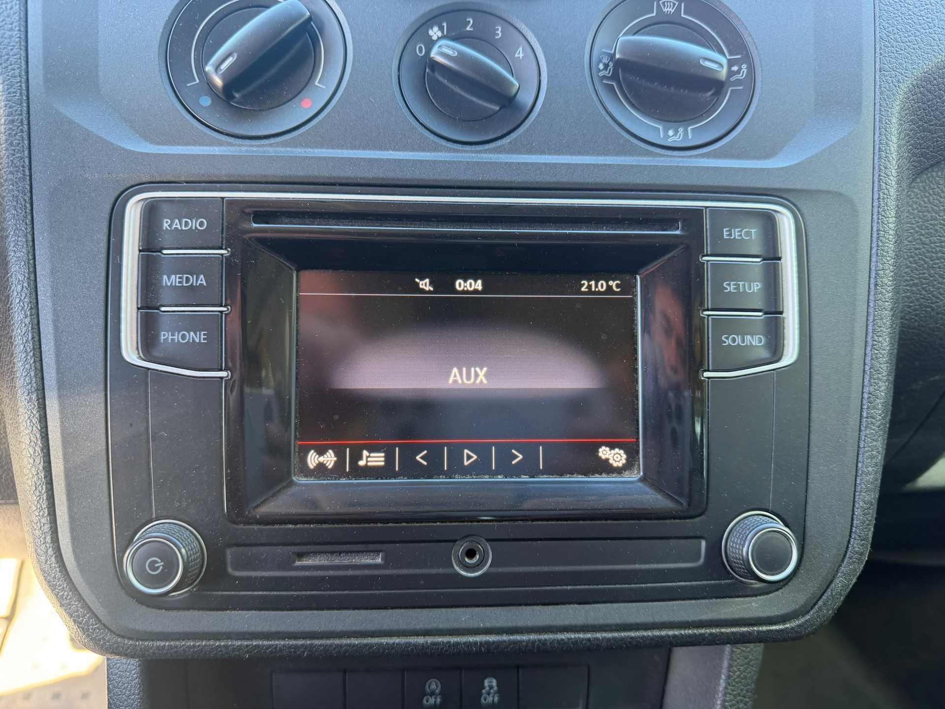 VW Caddy Maxi 2.0TDI 4Motion BlueMotion Technology 4x4 Handschaltung-image-13