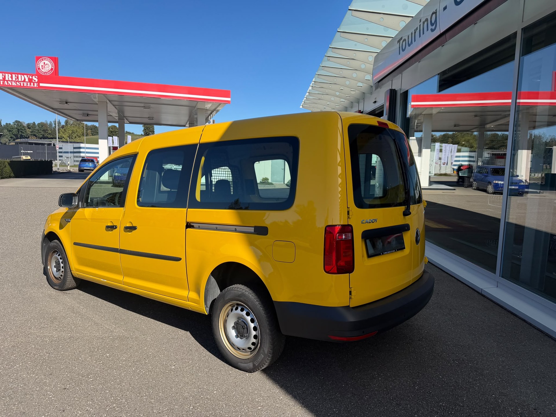 VW Caddy Maxi 2.0TDI 4Motion BlueMotion Technology 4x4 Handschaltung-image-2