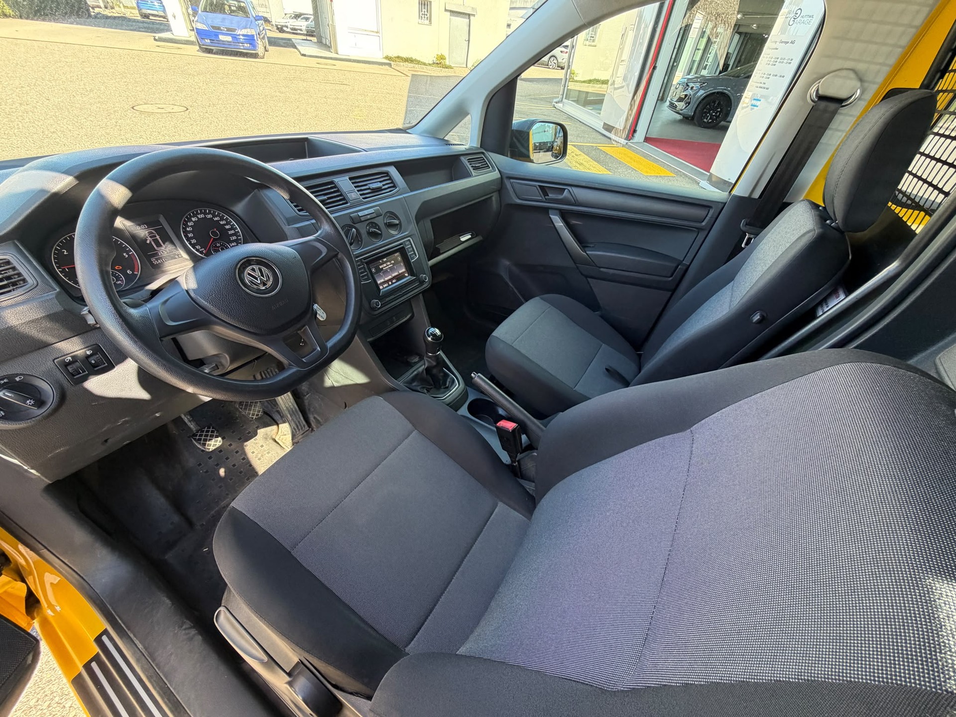 VW Caddy Maxi 2.0TDI 4Motion BlueMotion Technology 4x4 Handschaltung-image-9