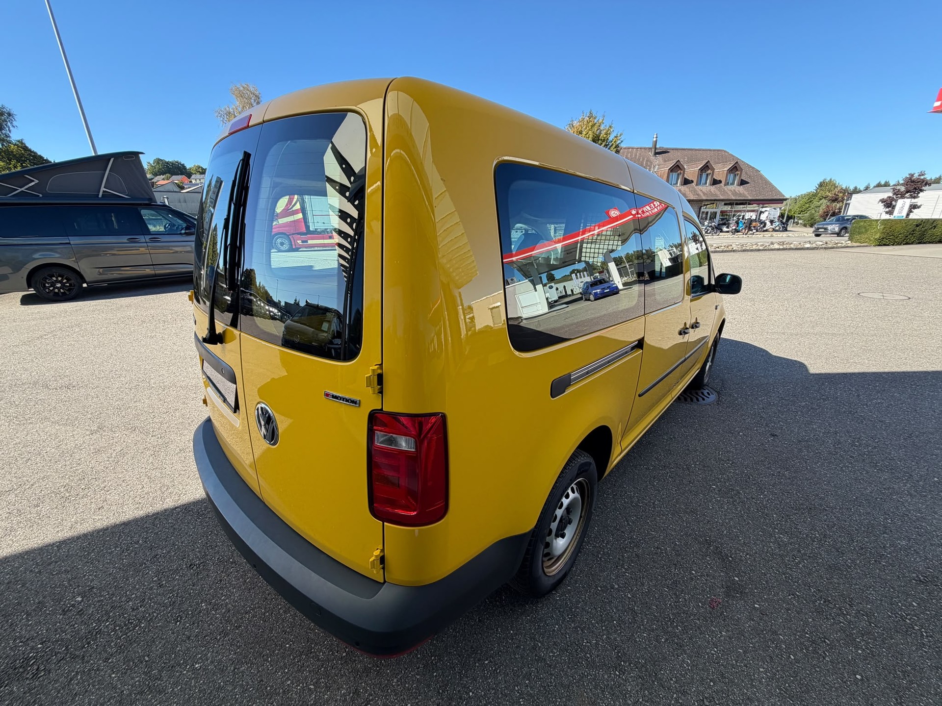 VW Caddy Maxi 2.0TDI 4Motion BlueMotion Technology 4x4 Handschaltung-image-4