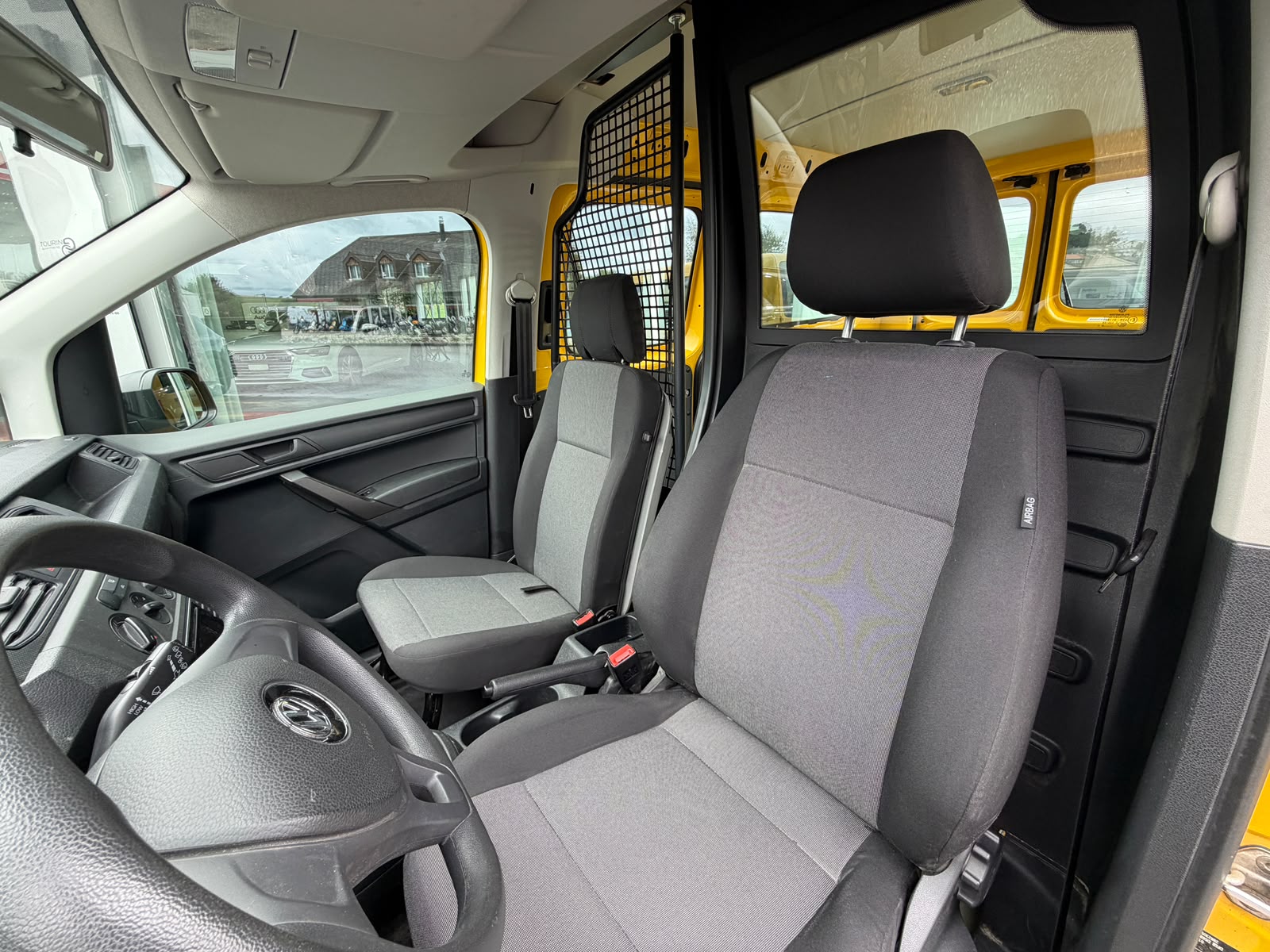 VW Caddy Maxi 2.0TDI 4Motion BlueMotion Technology-image-10