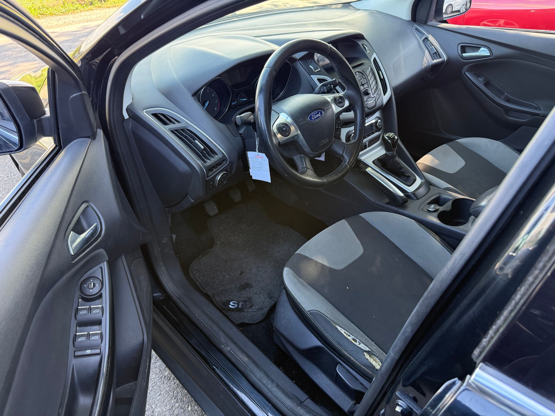 FORD Focus 1.6i VCT Trend-image-9