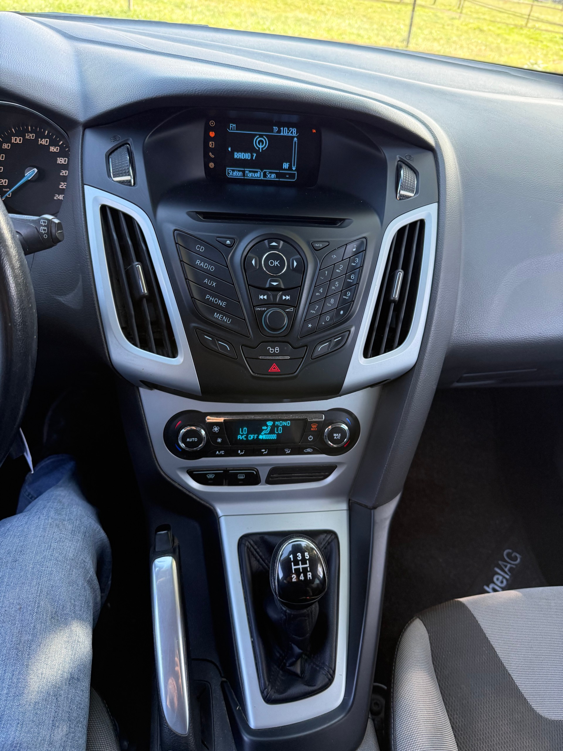 FORD Focus 1.6i VCT Trend-image-11
