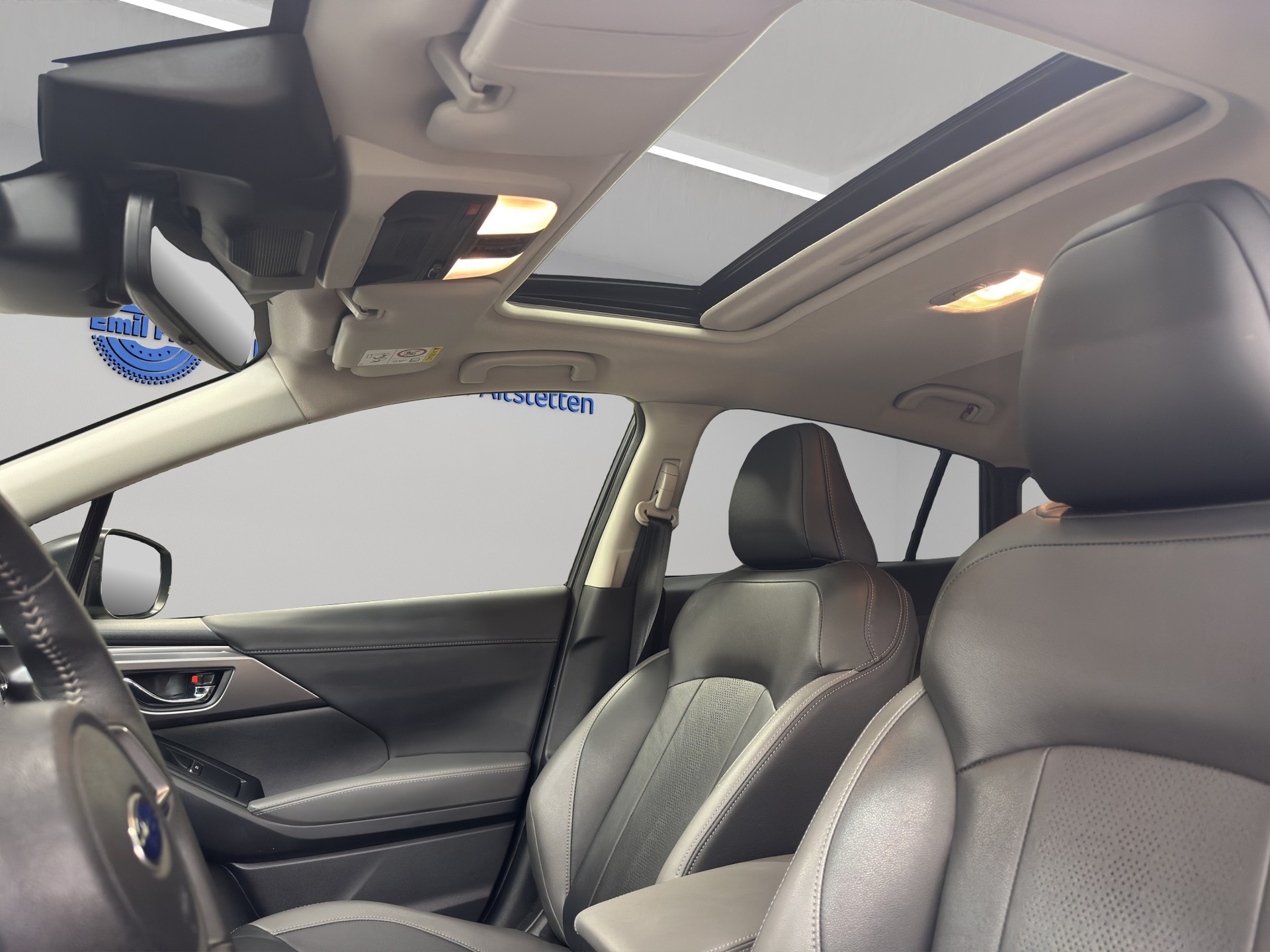 SUBARU Impreza 2.0i e-Boxer Luxury-image-9