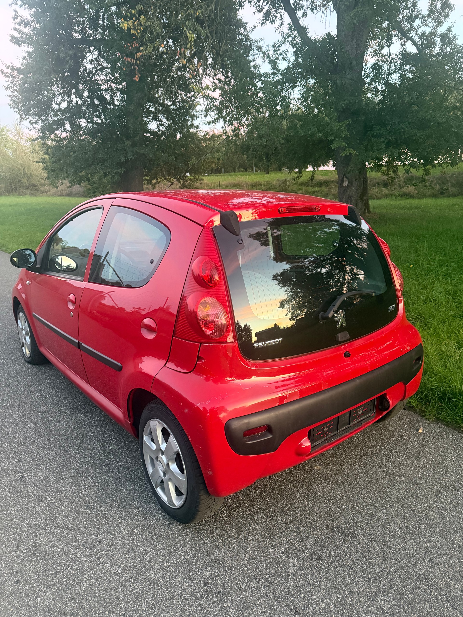 PEUGEOT 107 1.0 Trendy-image-4