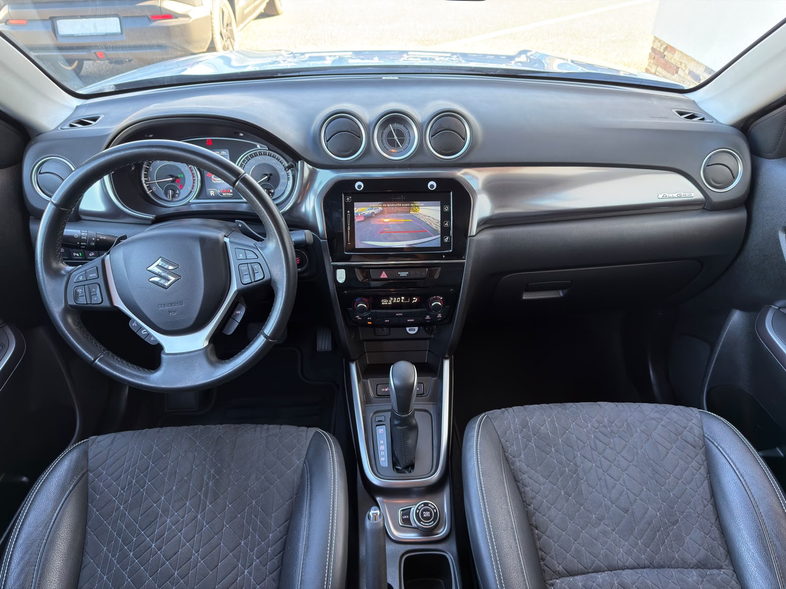 SUZUKI Vitara 1.4 Boosterjet Compact + Hybrid Automatic-image-8