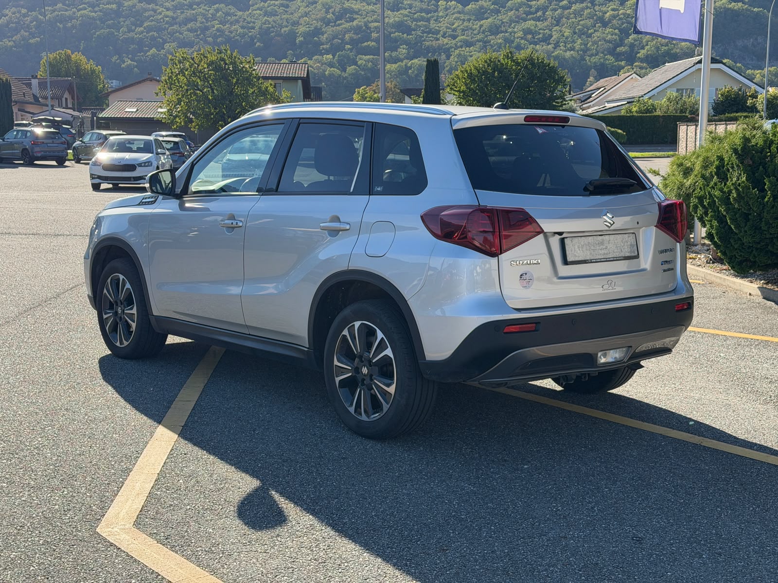 SUZUKI Vitara 1.4 Boosterjet Compact + Hybrid Automatic-image-2