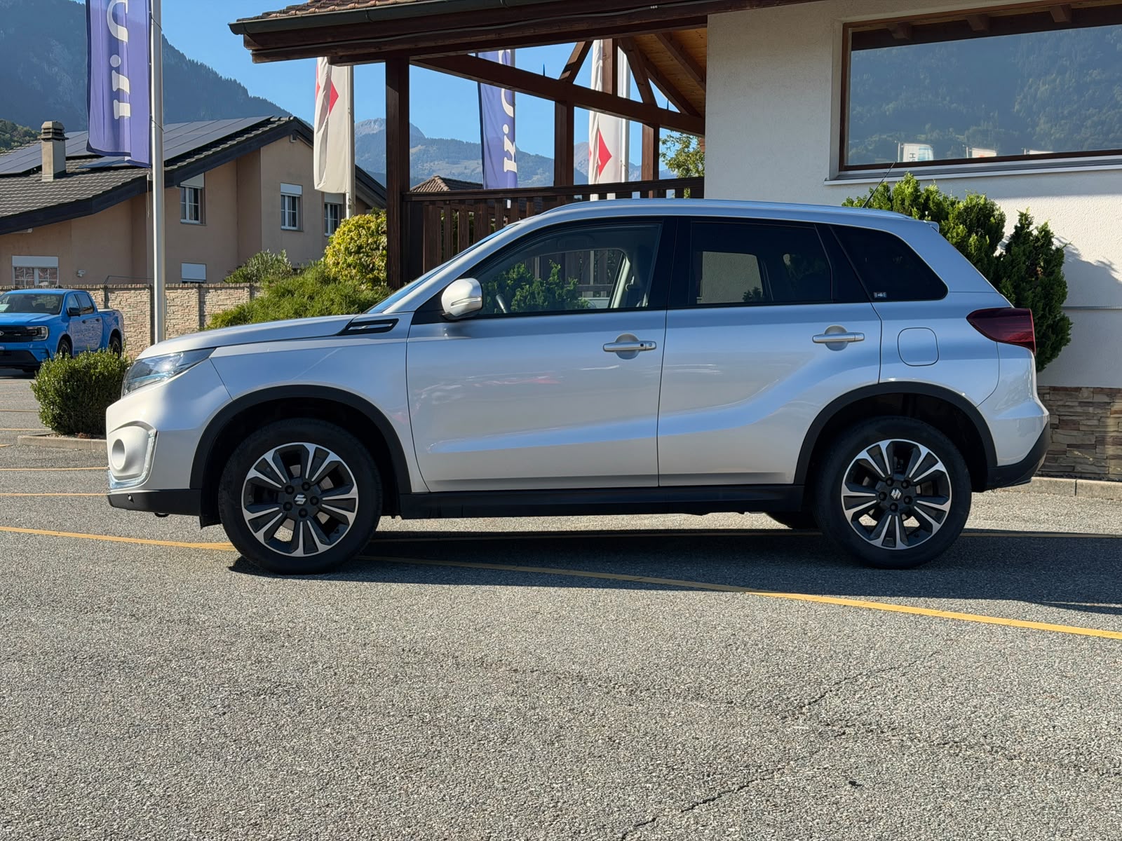 SUZUKI Vitara 1.4 Boosterjet Compact + Hybrid Automatic-image-1