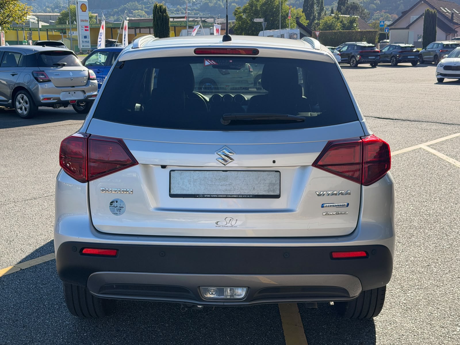 SUZUKI Vitara 1.4 Boosterjet Compact + Hybrid Automatic-image-3