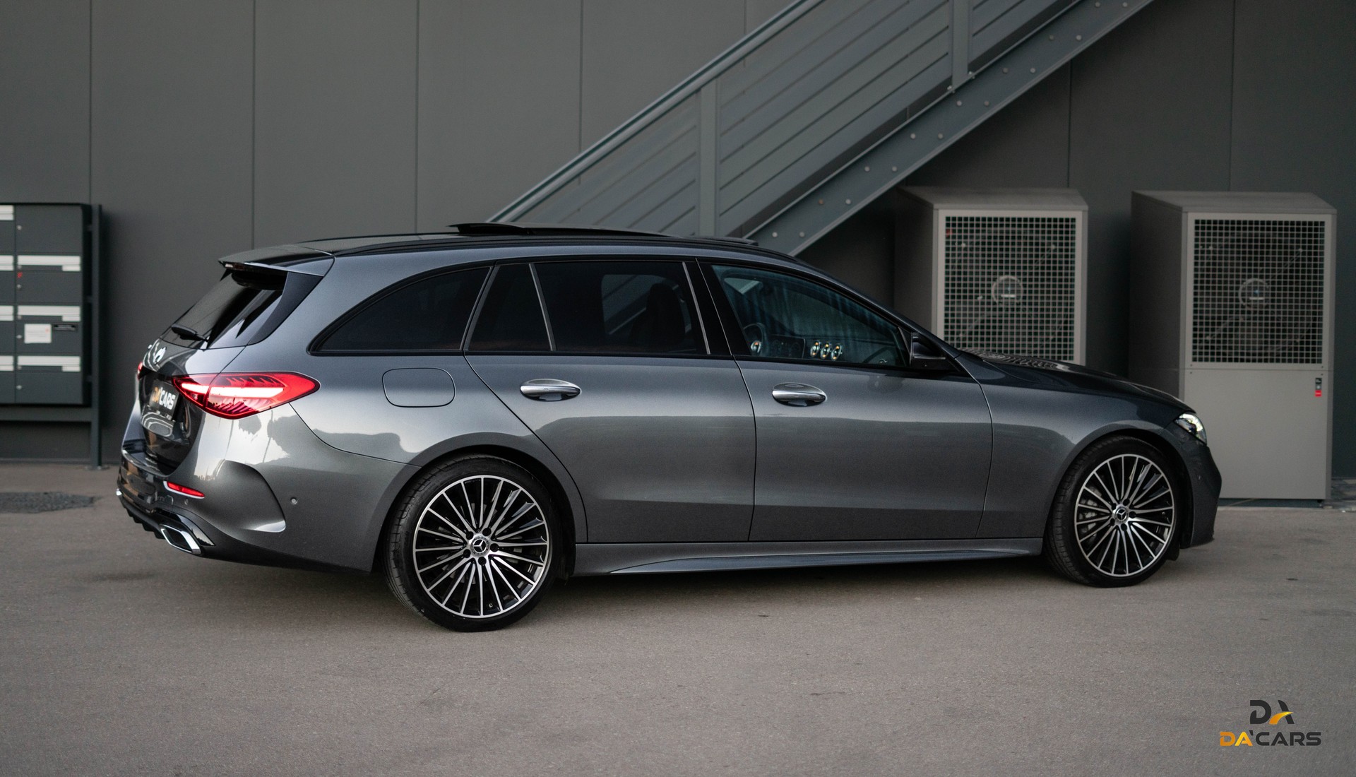MERCEDES-BENZ C 200 T-Modell AMG Line-image-3