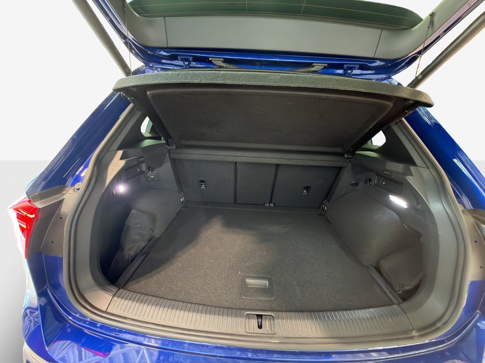 VW Tiguan 2.0TSI R-Line 4Motion DSG-image-12