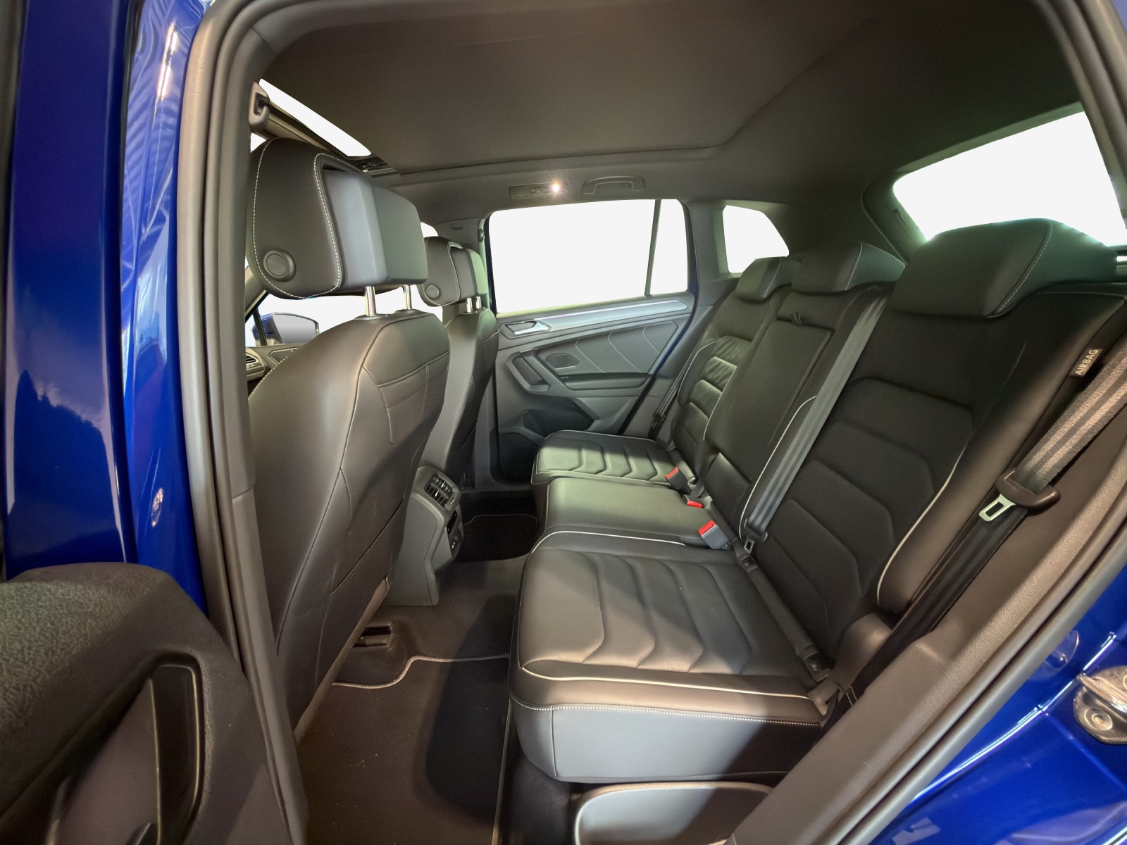 VW Tiguan 2.0TSI R-Line 4Motion DSG-image-11