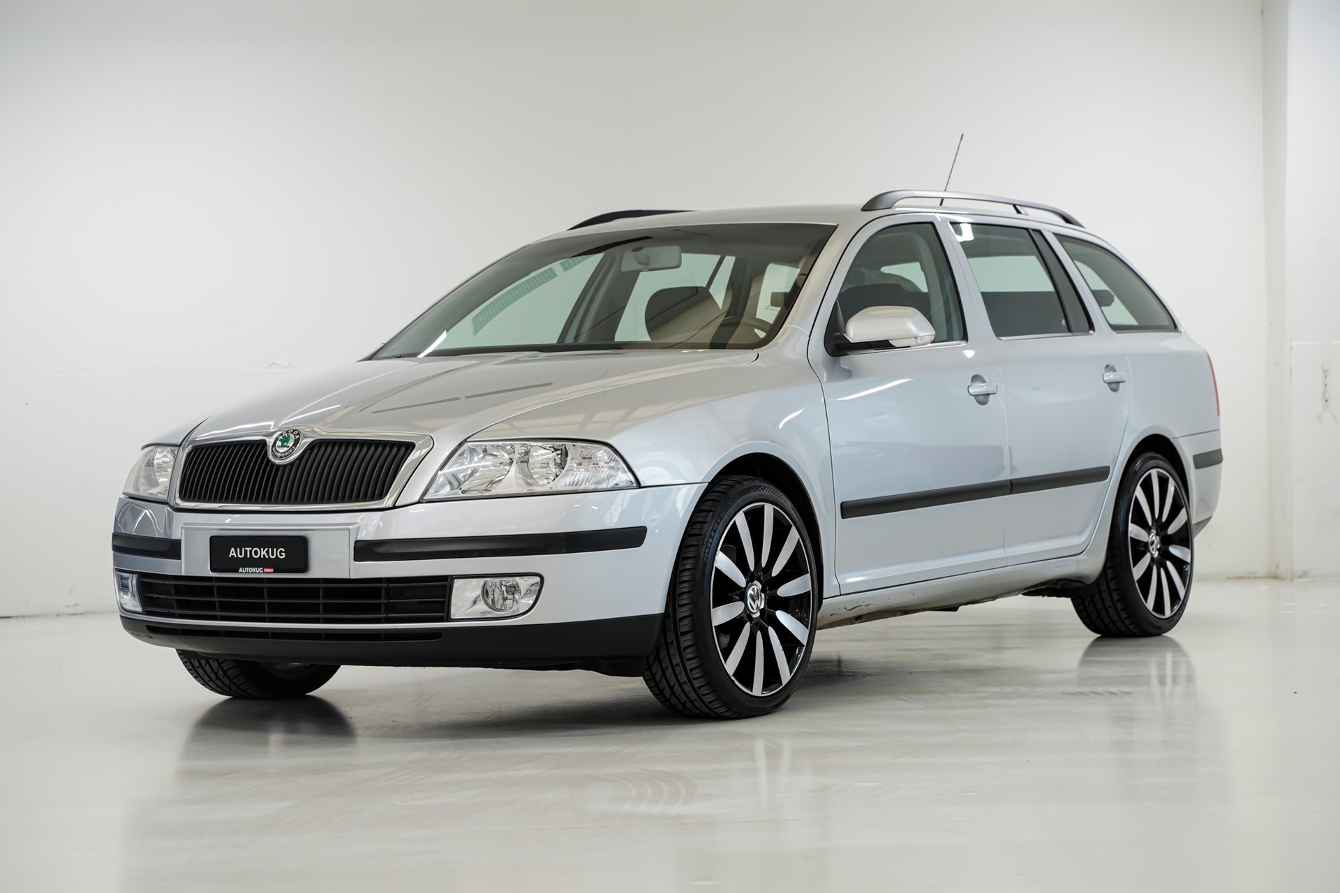 SKODA Octavia 1.9 TDI Adventure 4x4-image-0