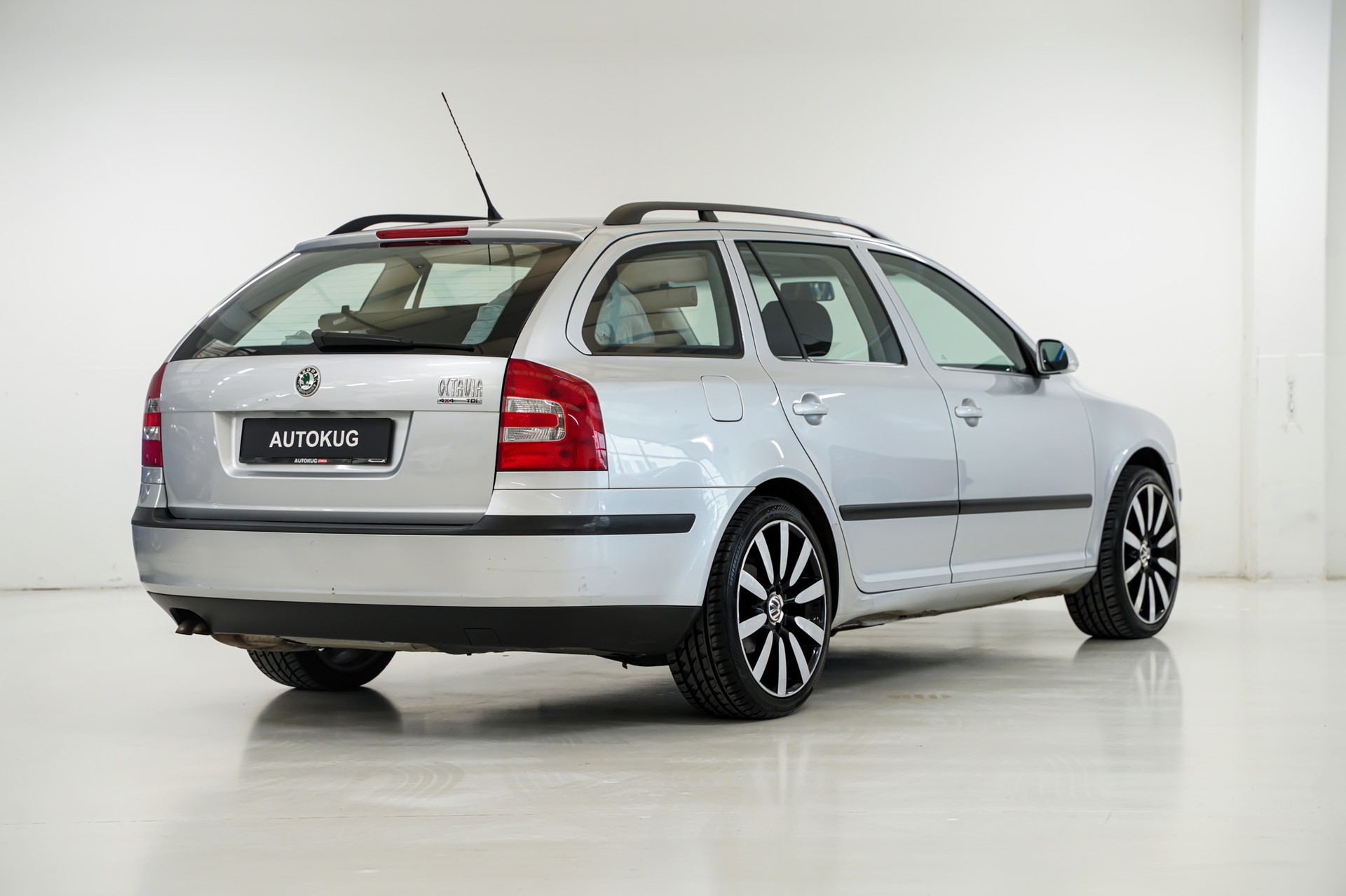 SKODA Octavia 1.9 TDI Adventure 4x4-image-6