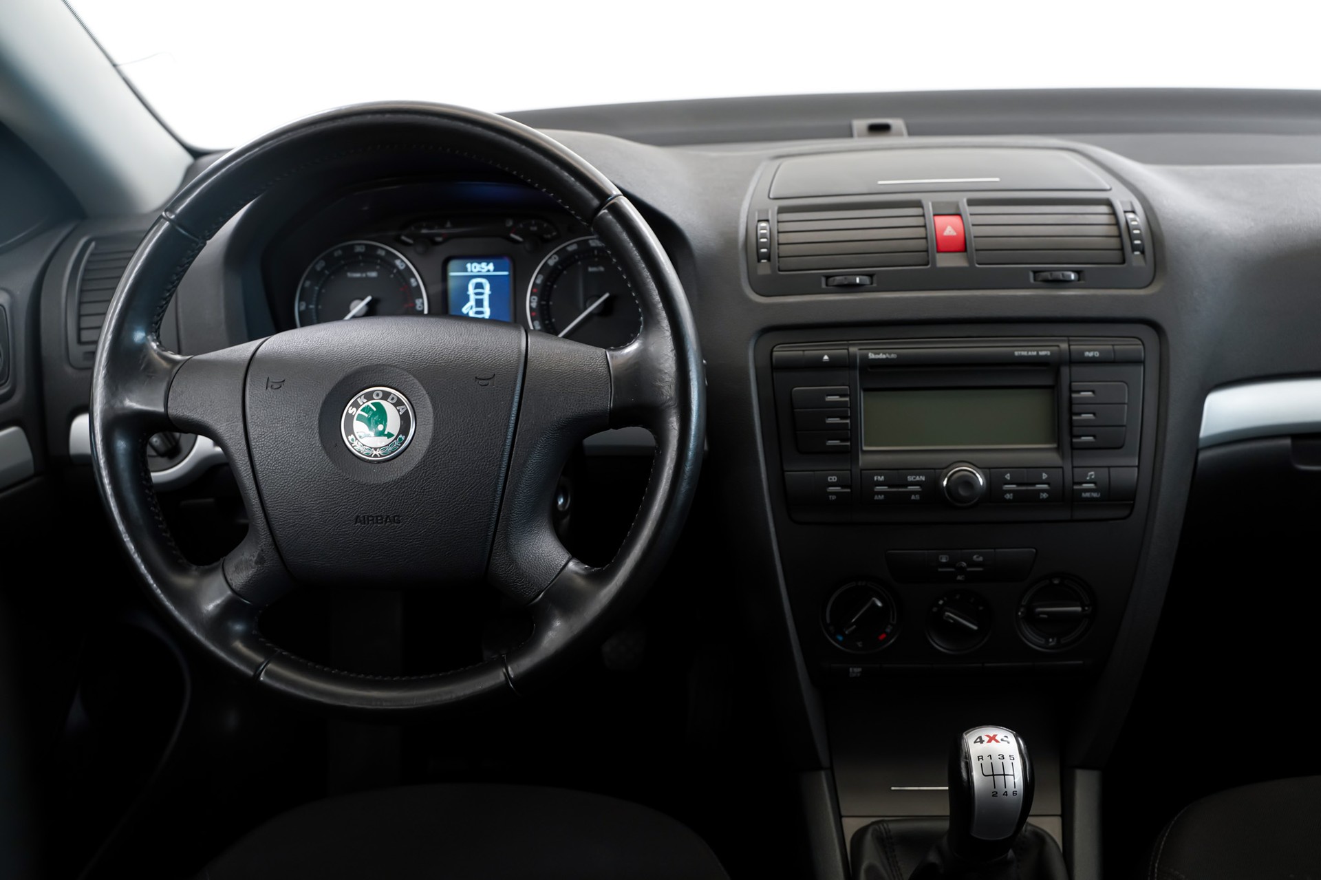 SKODA Octavia 1.9 TDI Adventure 4x4-image-17