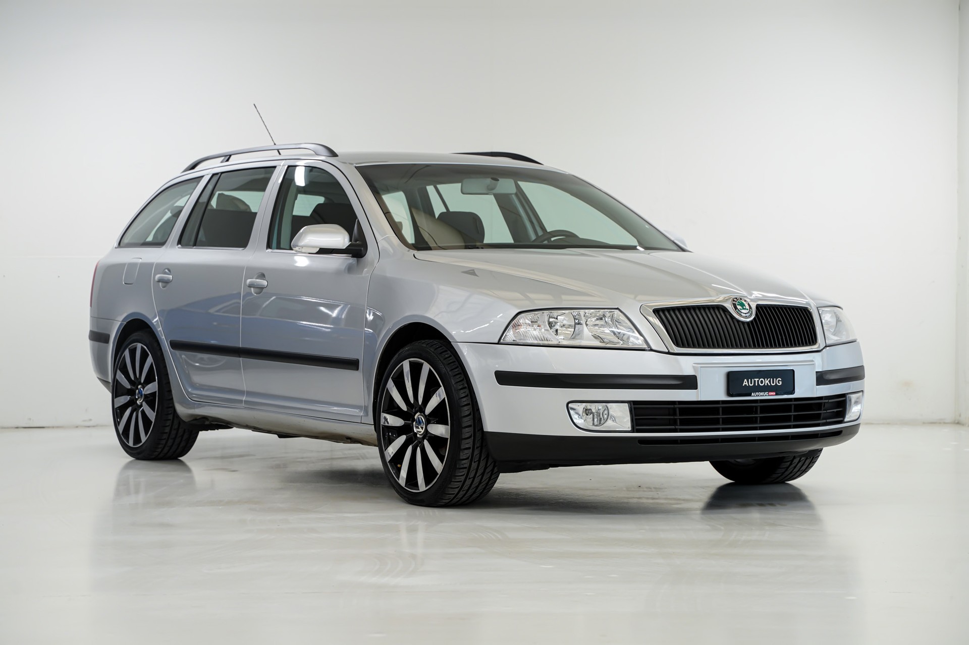 SKODA Octavia 1.9 TDI Adventure 4x4-image-2