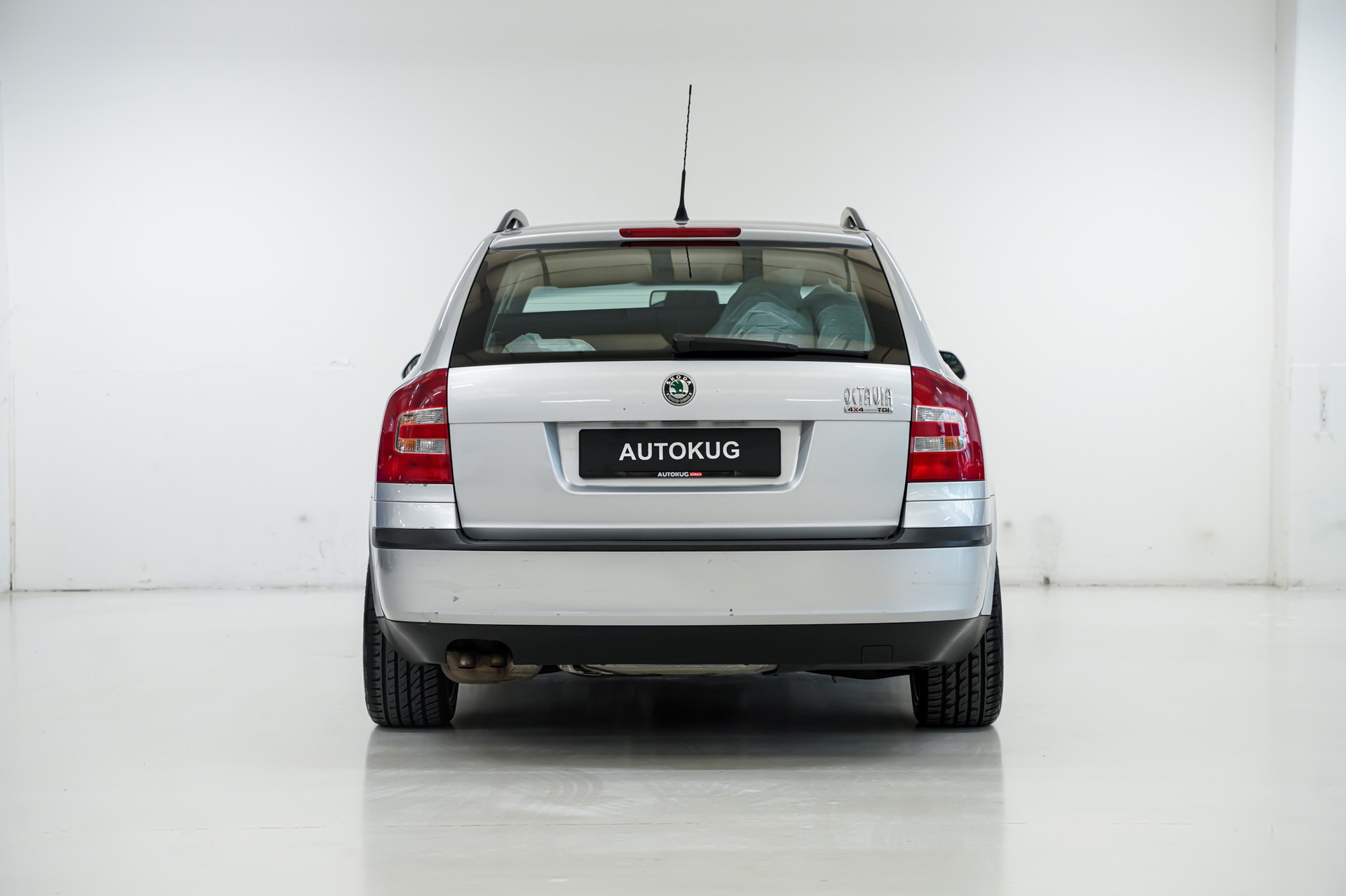 SKODA Octavia 1.9 TDI Adventure 4x4-image-5