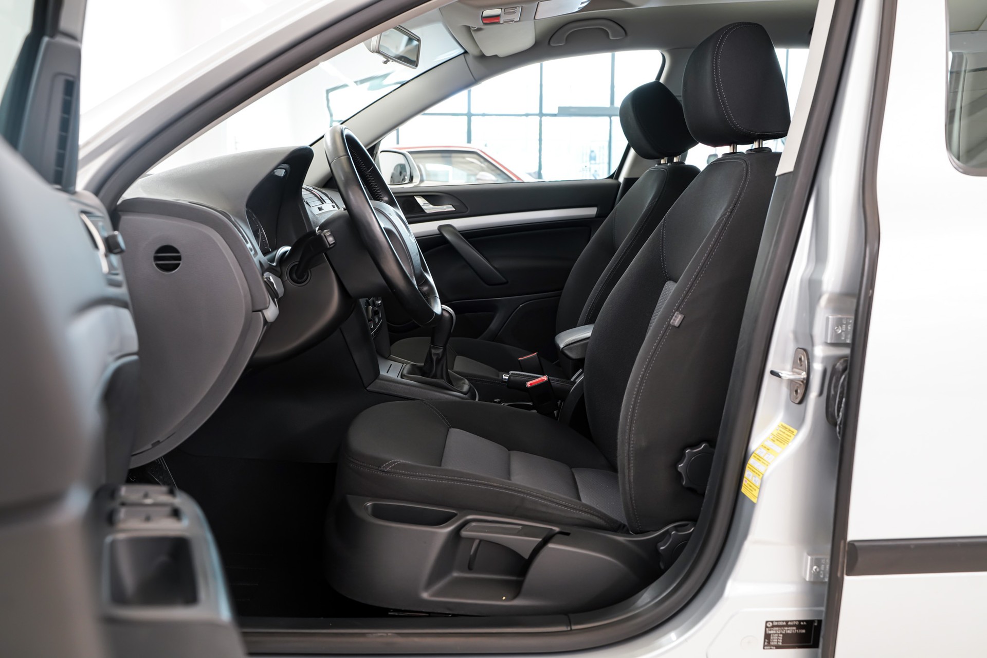 SKODA Octavia 1.9 TDI Adventure 4x4-image-10