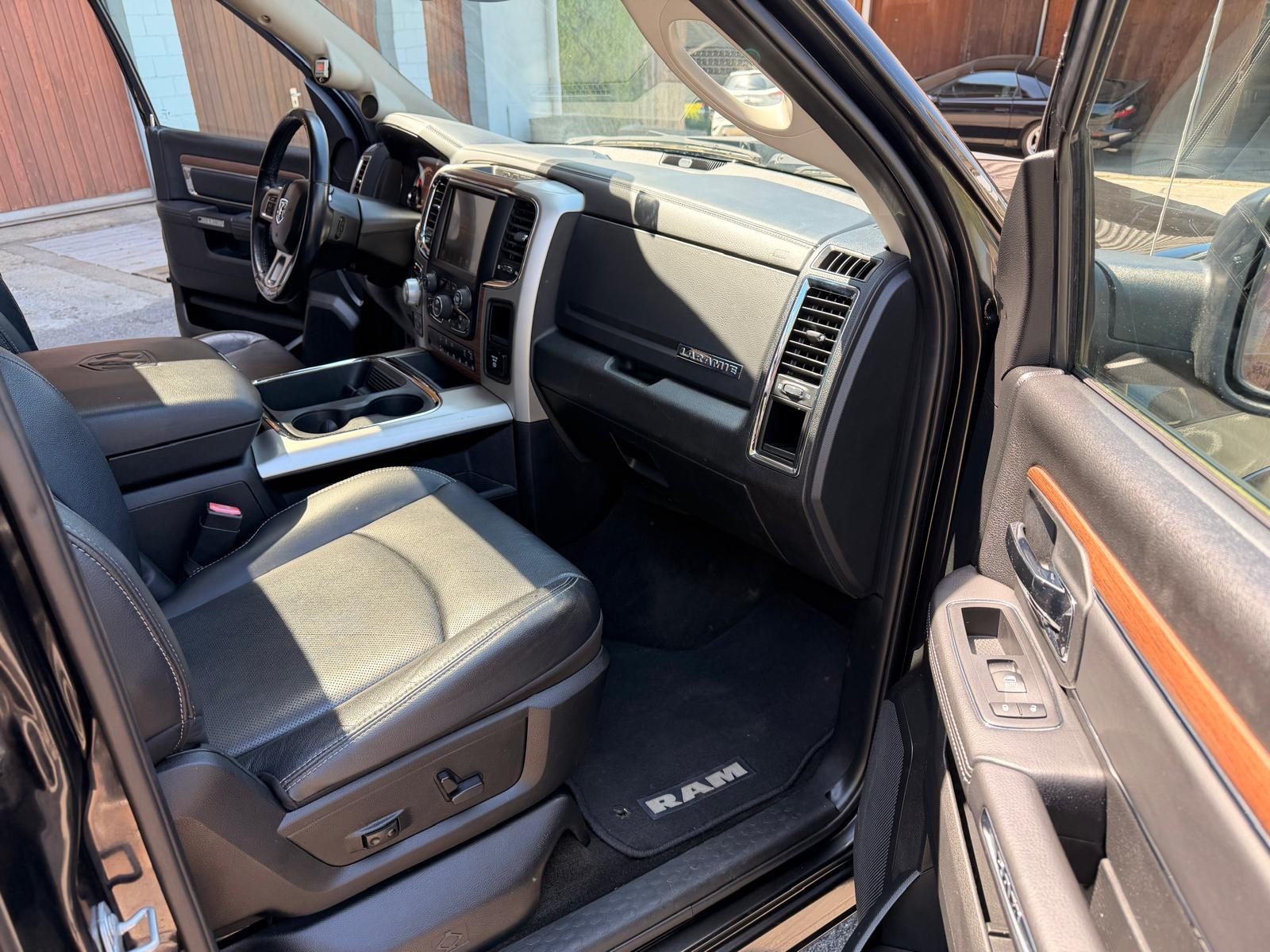 DODGE RAM 1500 5.7 benzin Anhängelast: 6000kg-image-12