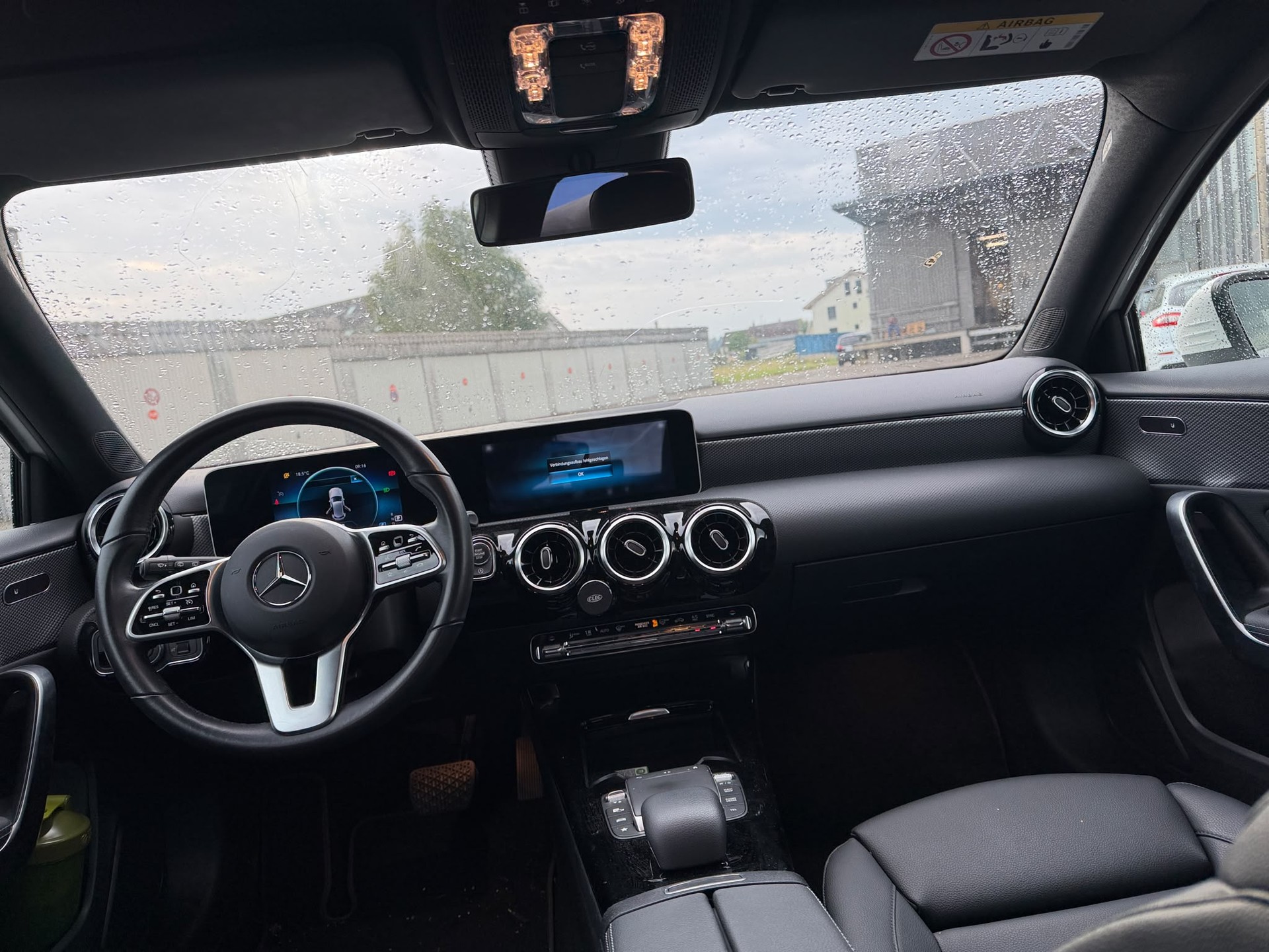 MERCEDES-BENZ A 180 Progressive 7G-DCT-image-8