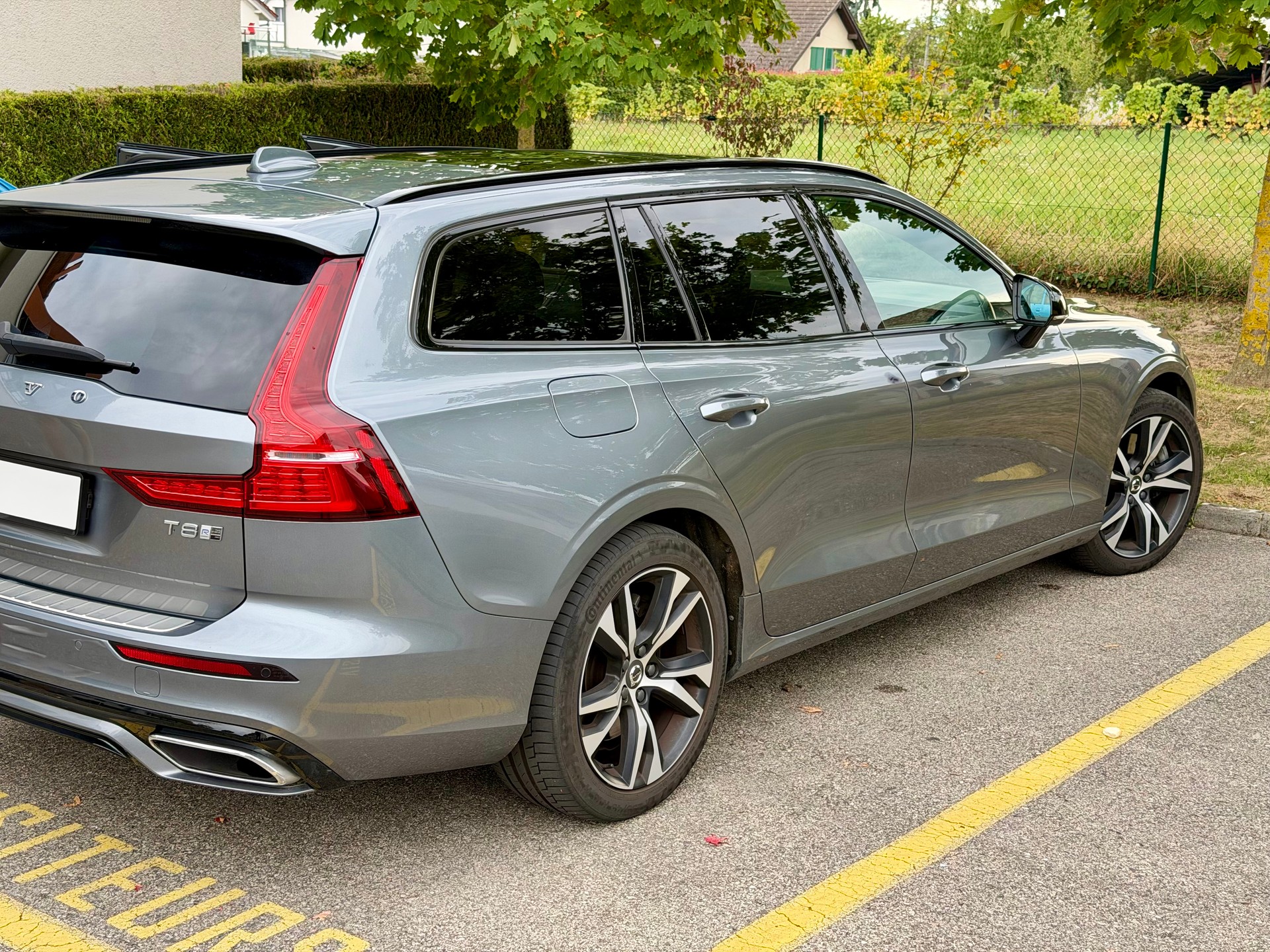 VOLVO 2.0 T8 TE R-Design eAWD-image-9