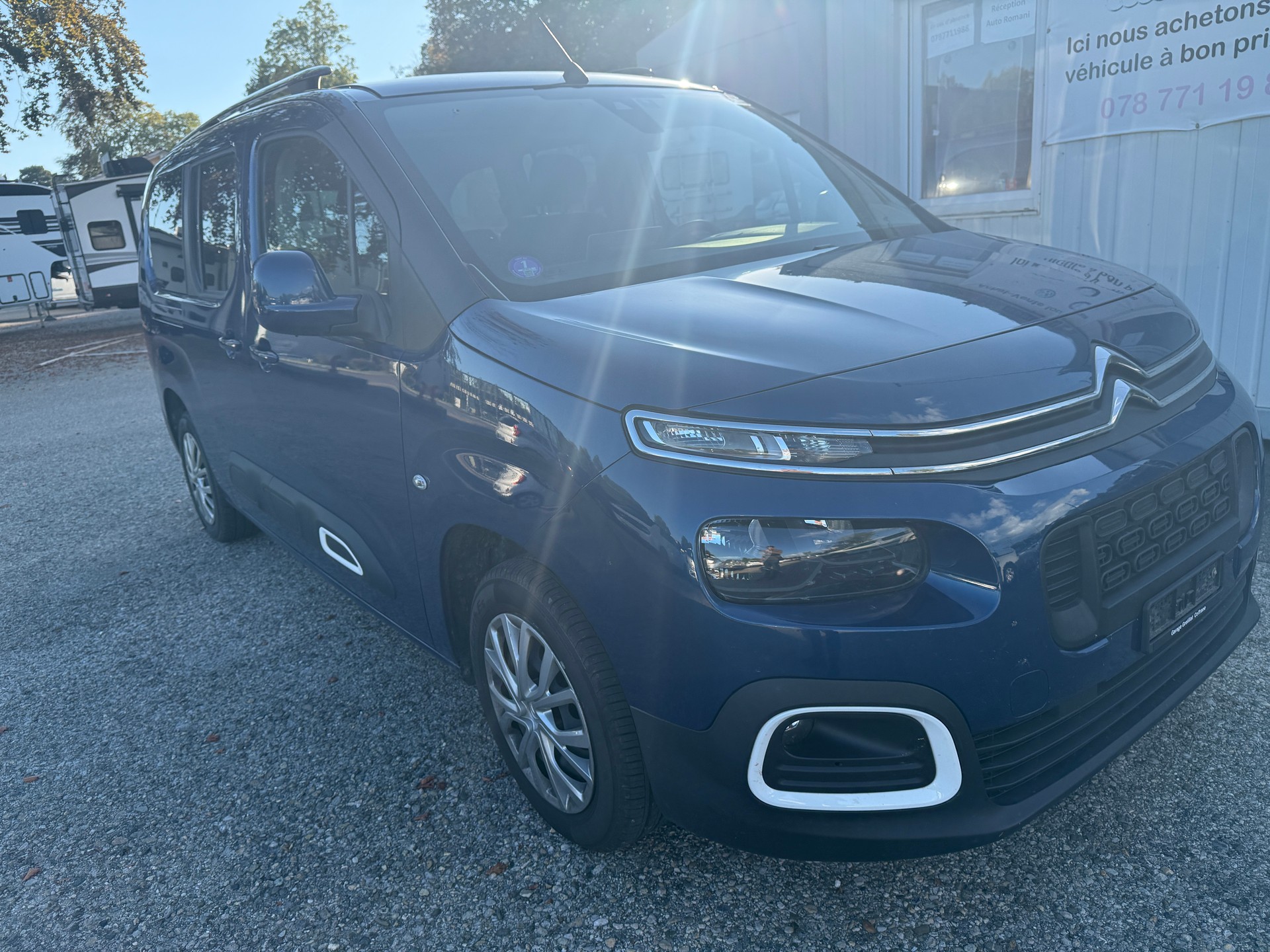 CITROEN Berlingo XL 1.2i PureTech Feel EAT8-image-6