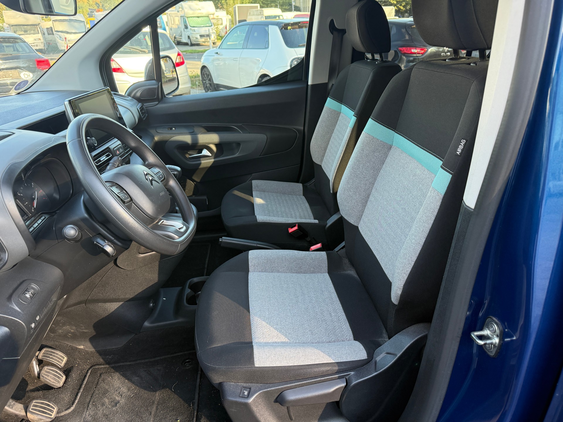 CITROEN Berlingo XL 1.2i PureTech Feel EAT8-image-7