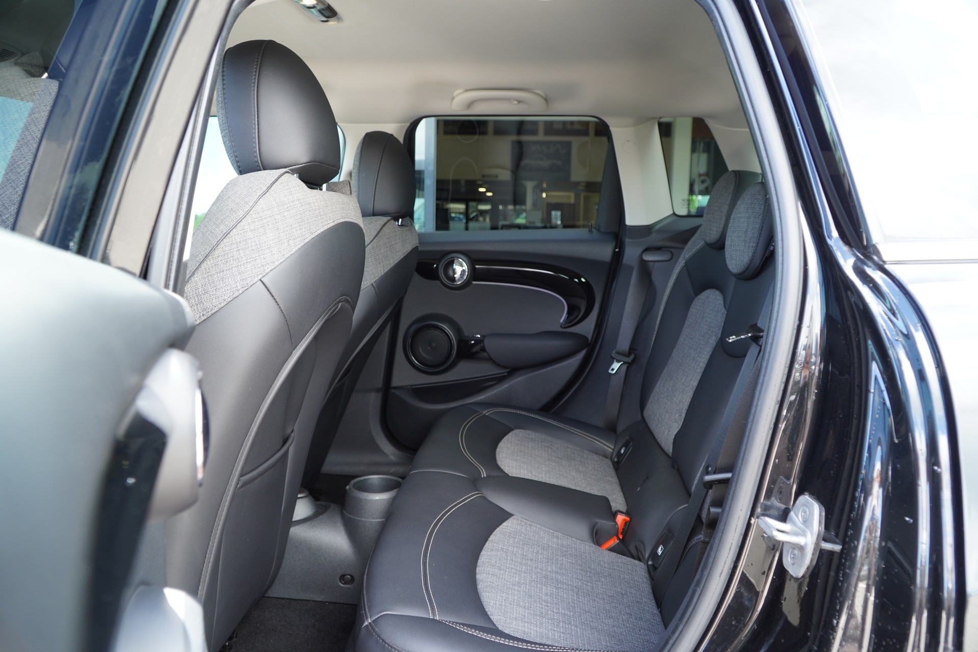 MINI Cooper 5door F55 Steptronic DKG-image-12