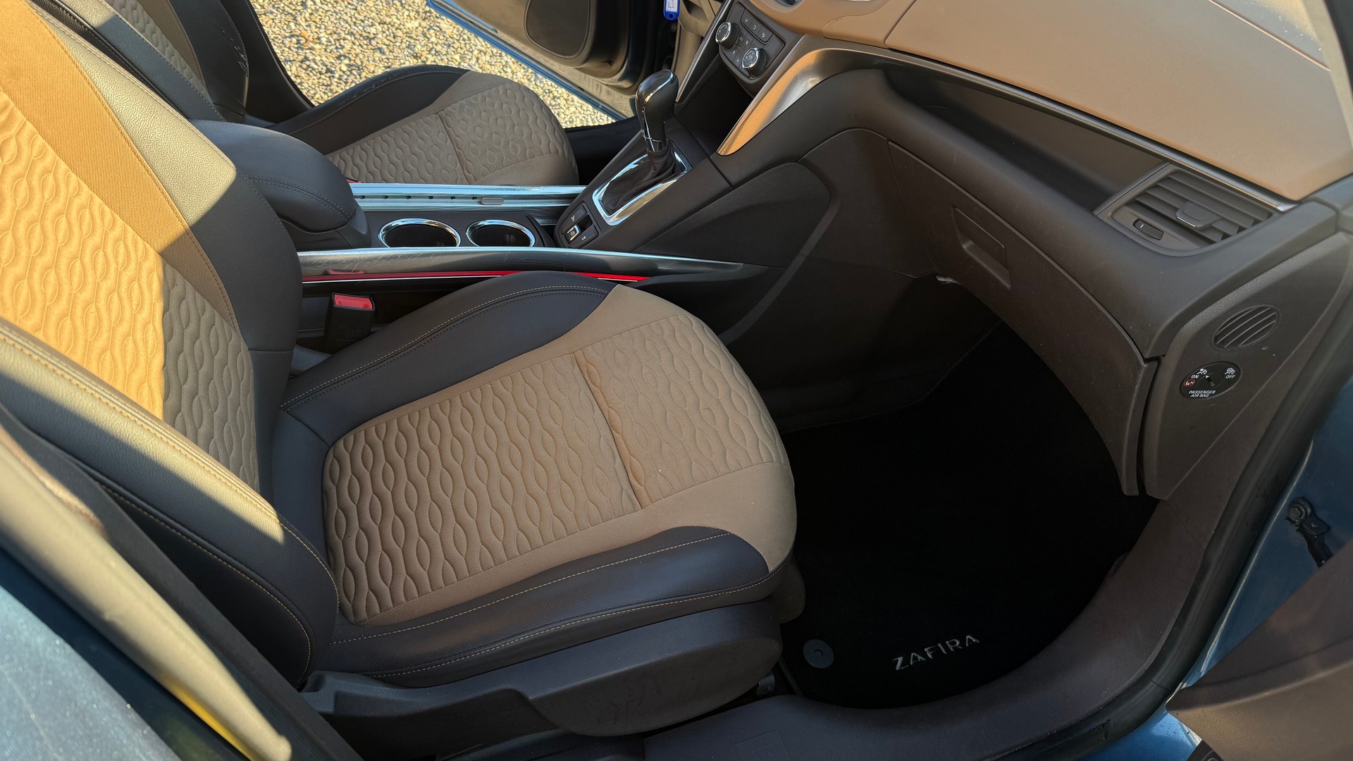 OPEL Zafira Tourer 1.4i 16V Turbo Cosmo Automatic-image-9