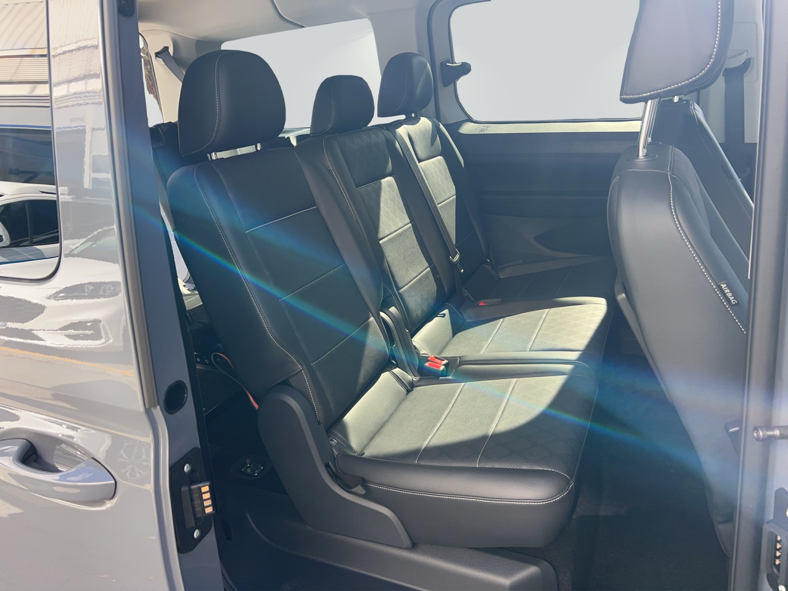 FORD TOURNEO CONNECT Grand 1.5 EcoB-image-12