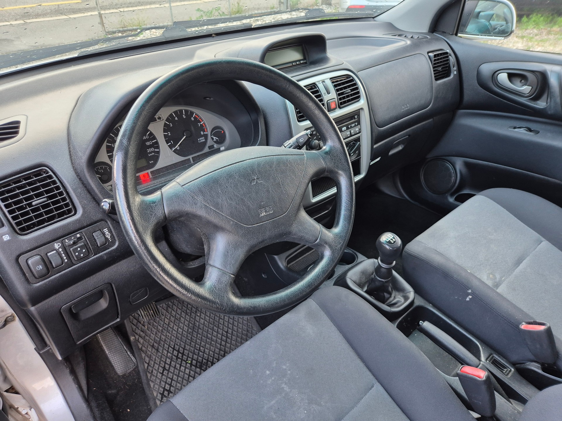 MITSUBISHI Space Star 1.6 Silver 25-image-8