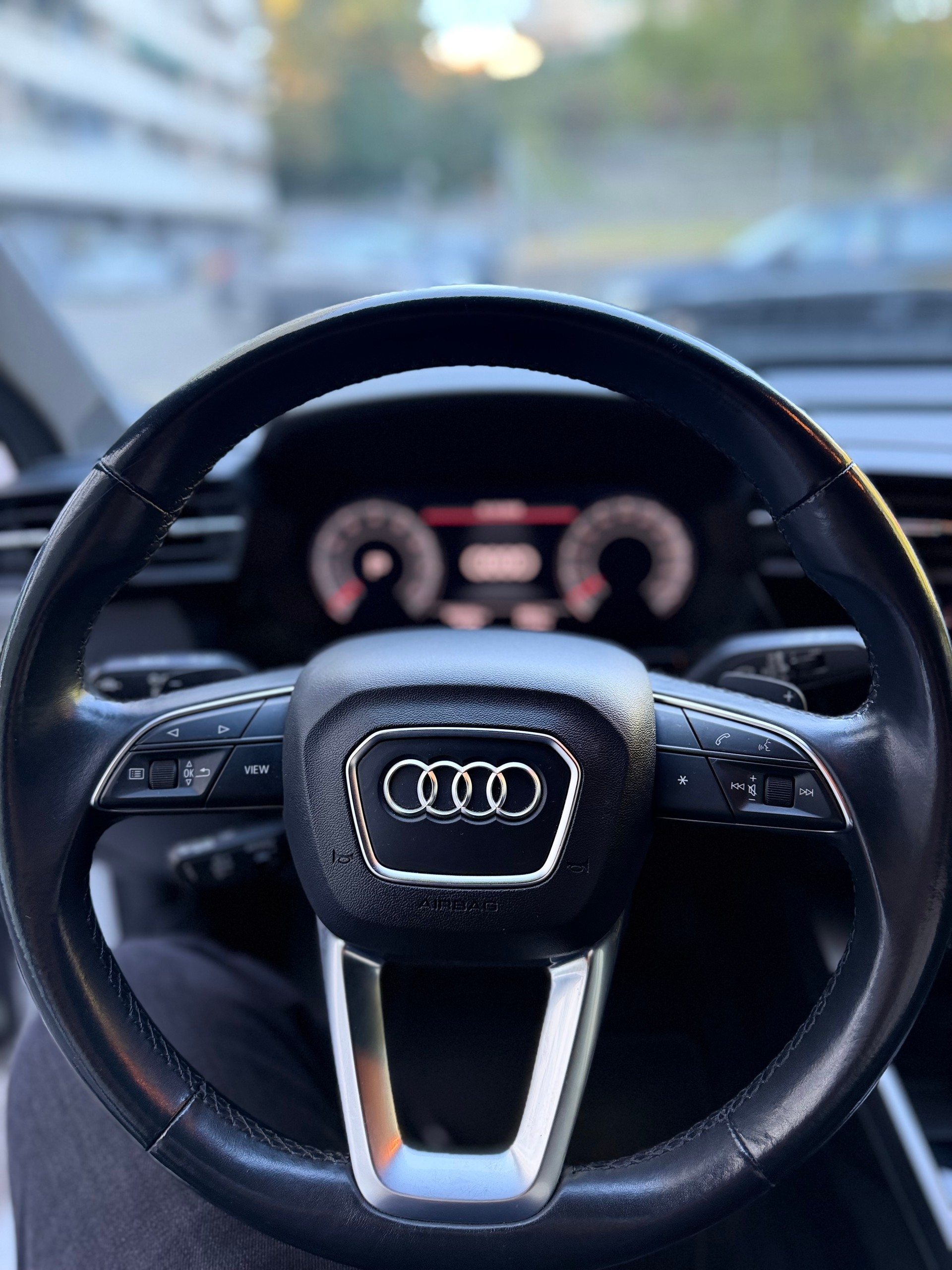 AUDI 1.5 35 TFSI Attraction S-Tronic-image-5