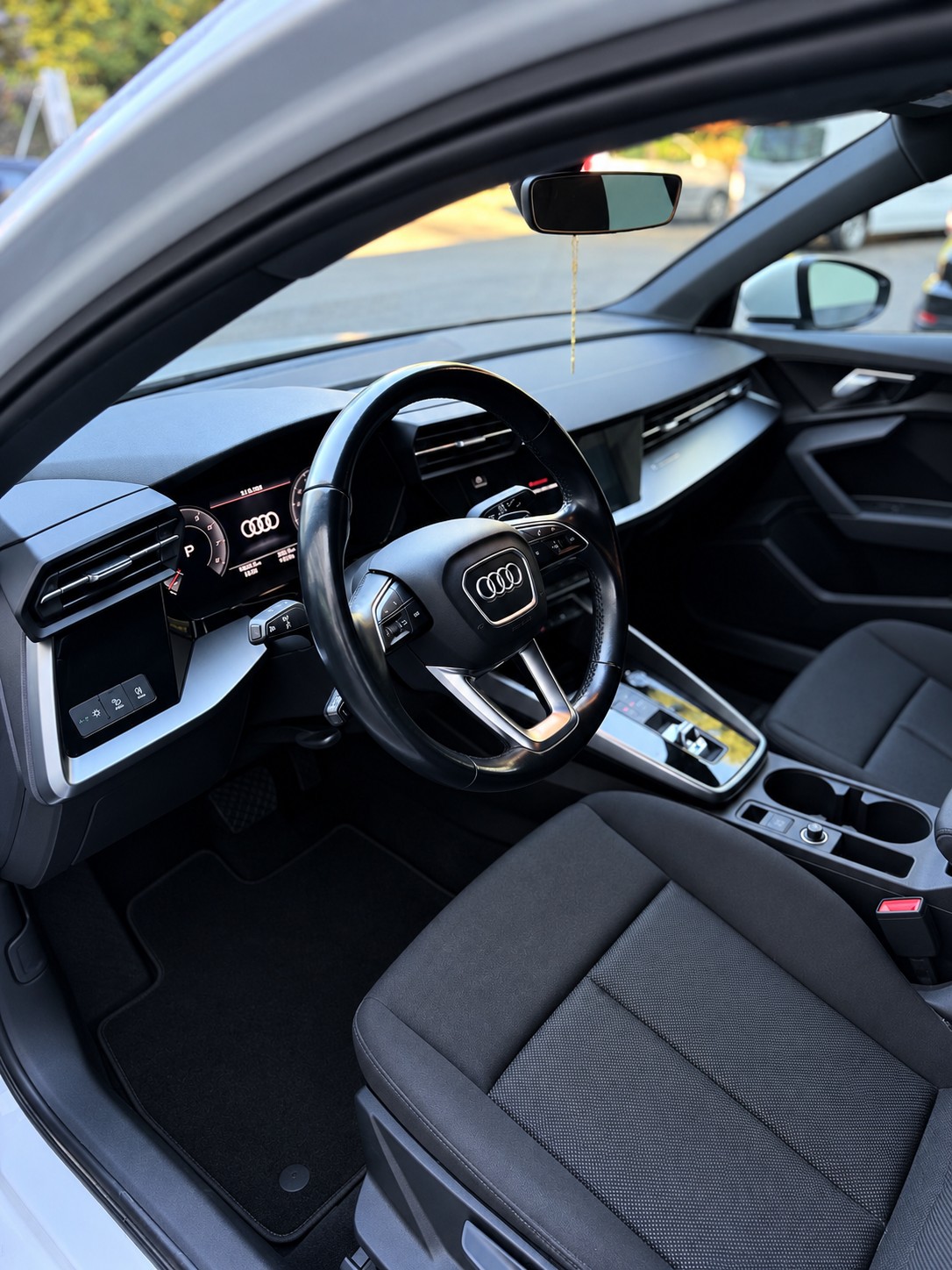 AUDI 1.5 35 TFSI Attraction S-Tronic-image-4