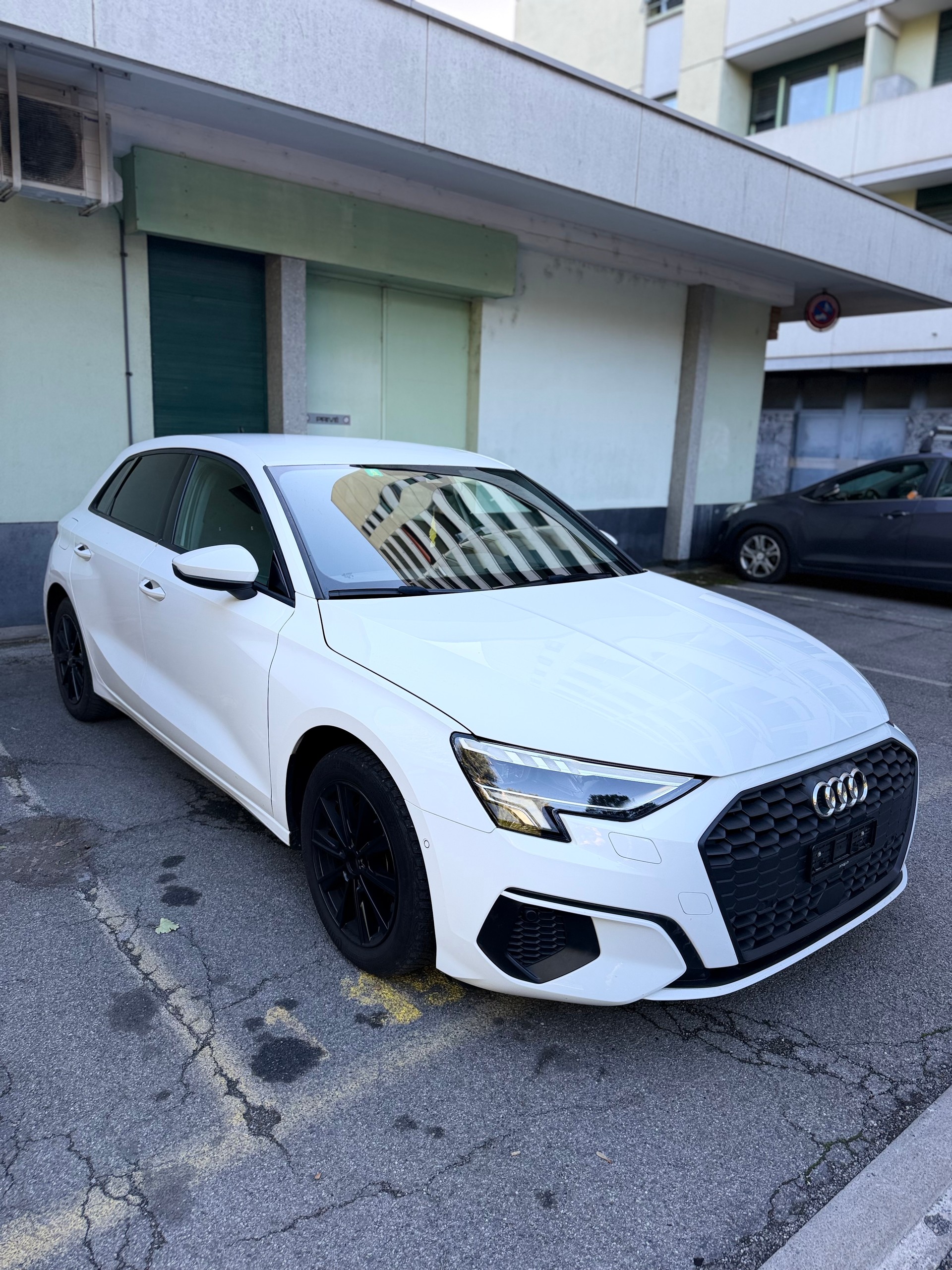 AUDI 1.5 35 TFSI Attraction S-Tronic-image-0