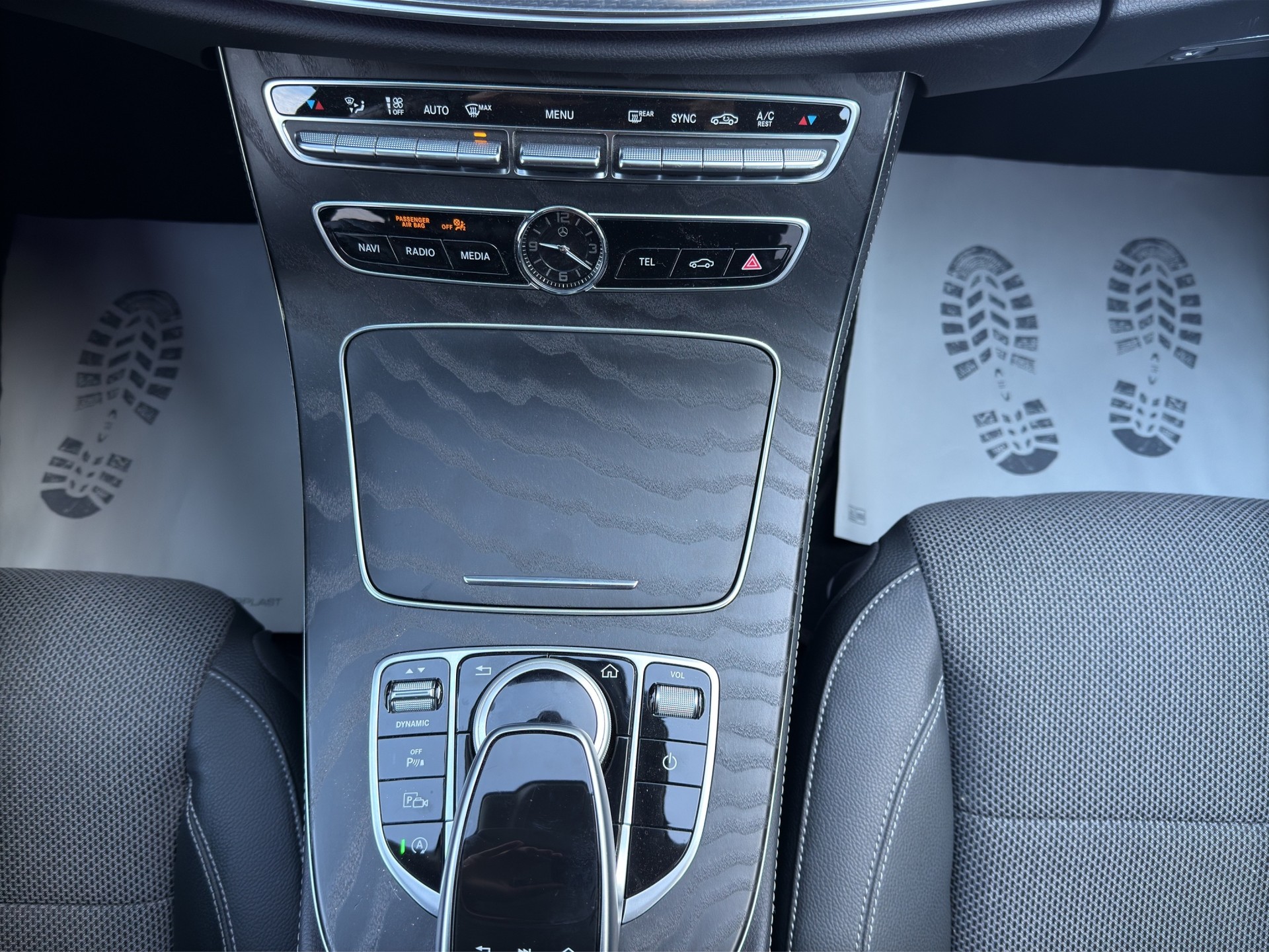 MERCEDES-BENZ E 200 Avantgarde 9G-Tronic-image-12