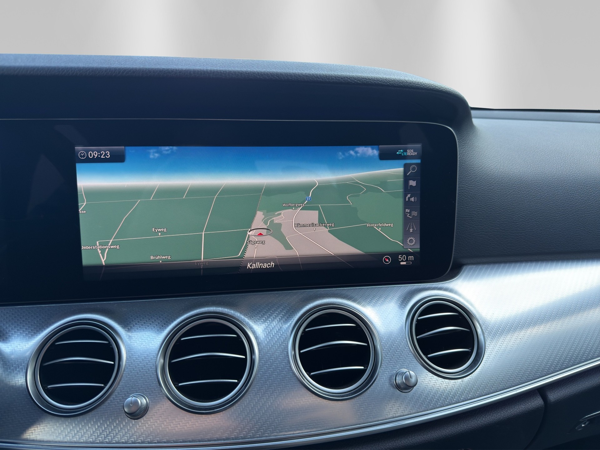 MERCEDES-BENZ E 200 Avantgarde 9G-Tronic-image-11