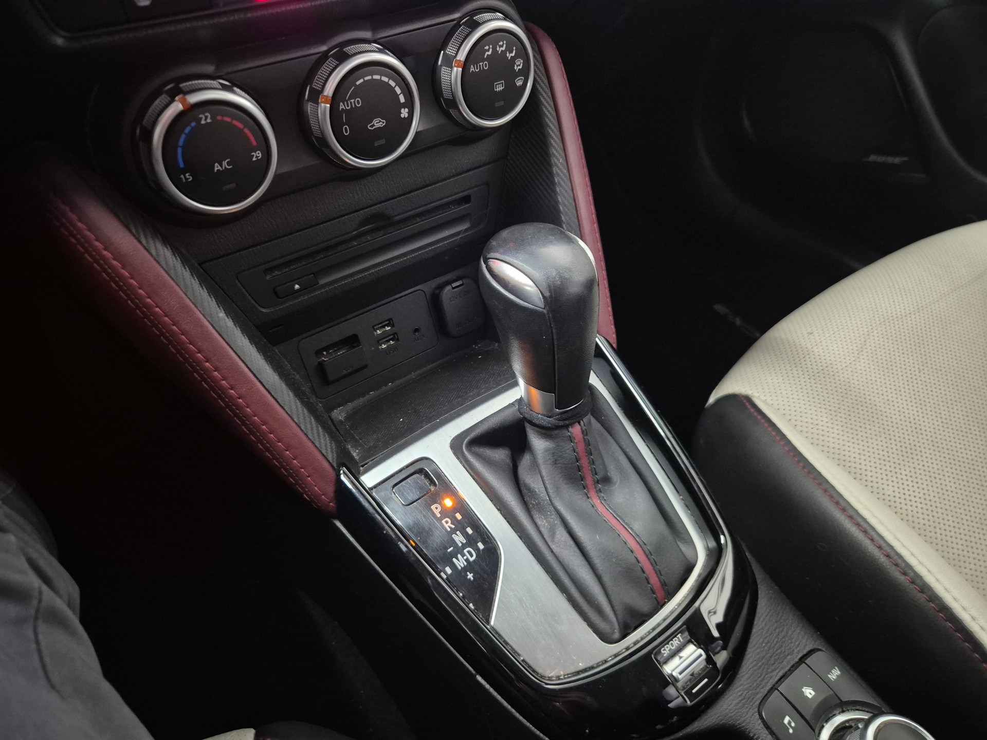 MAZDA CX-3 2.0 Revolution AWD Skyactiv Drive-image-9