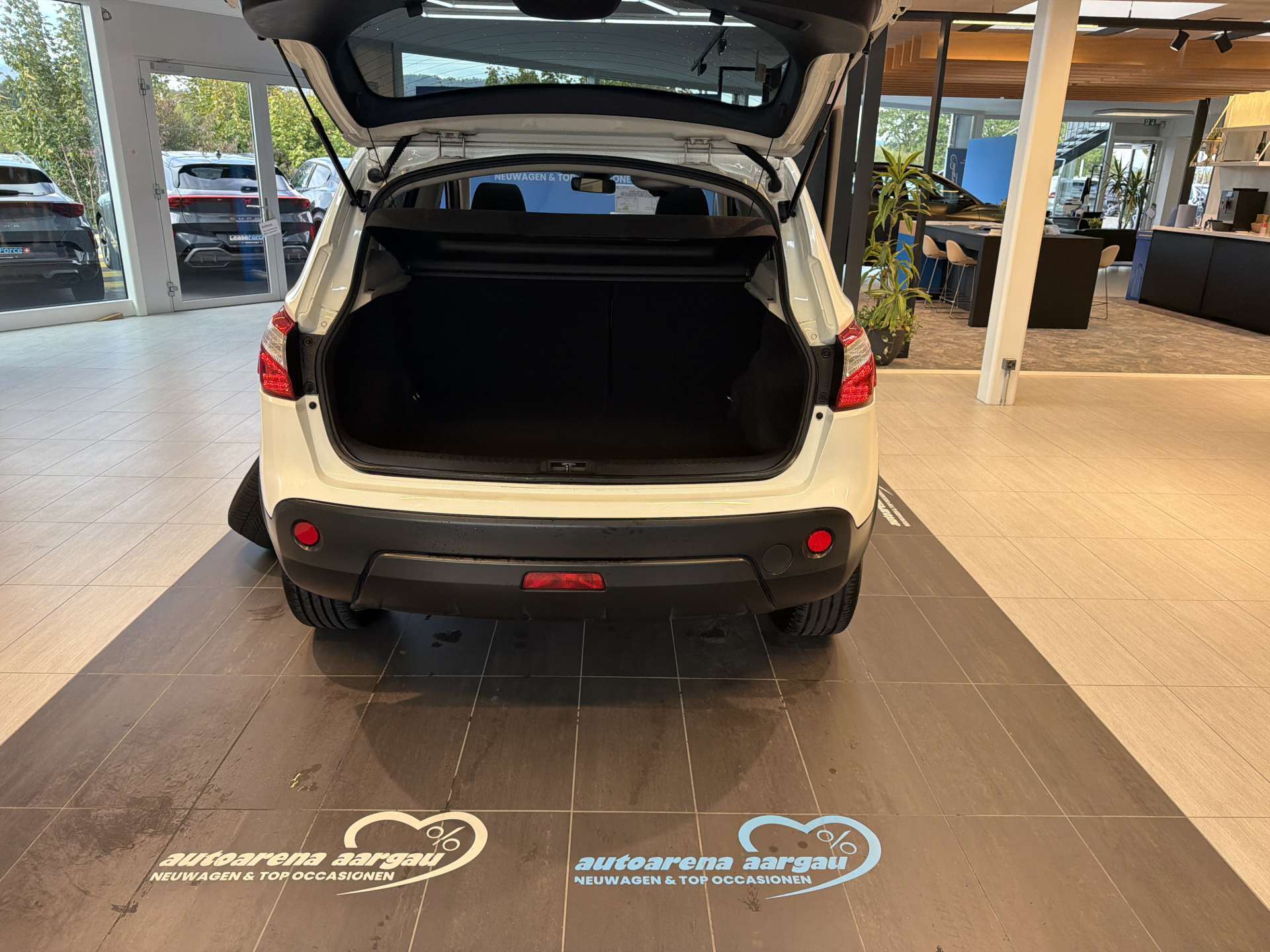 NISSAN Qashqai 2.0 acenta XTronic CVT-Automat-image-7