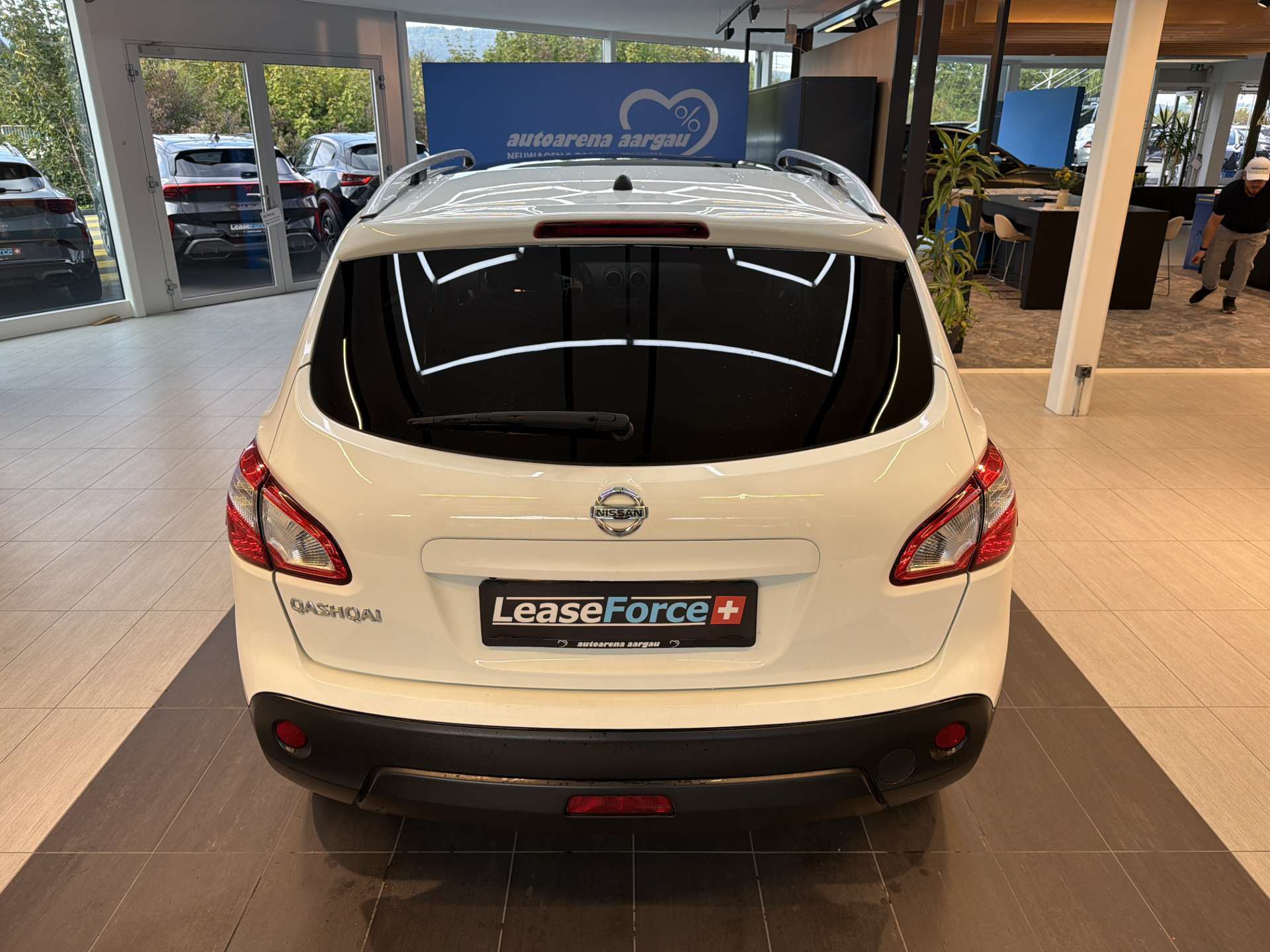 NISSAN Qashqai 2.0 acenta XTronic CVT-Automat-image-12