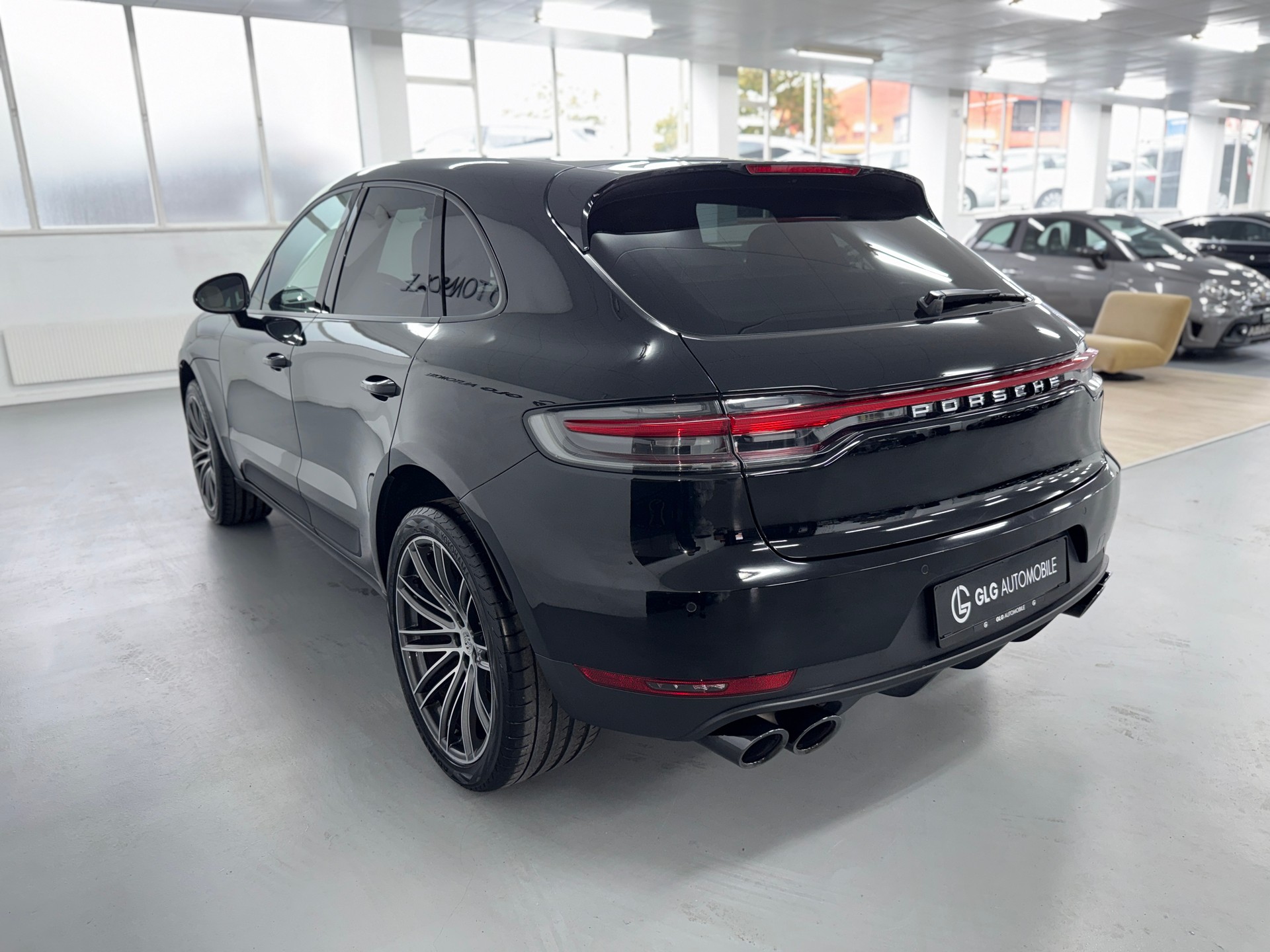 PORSCHE Macan PDK-image-5