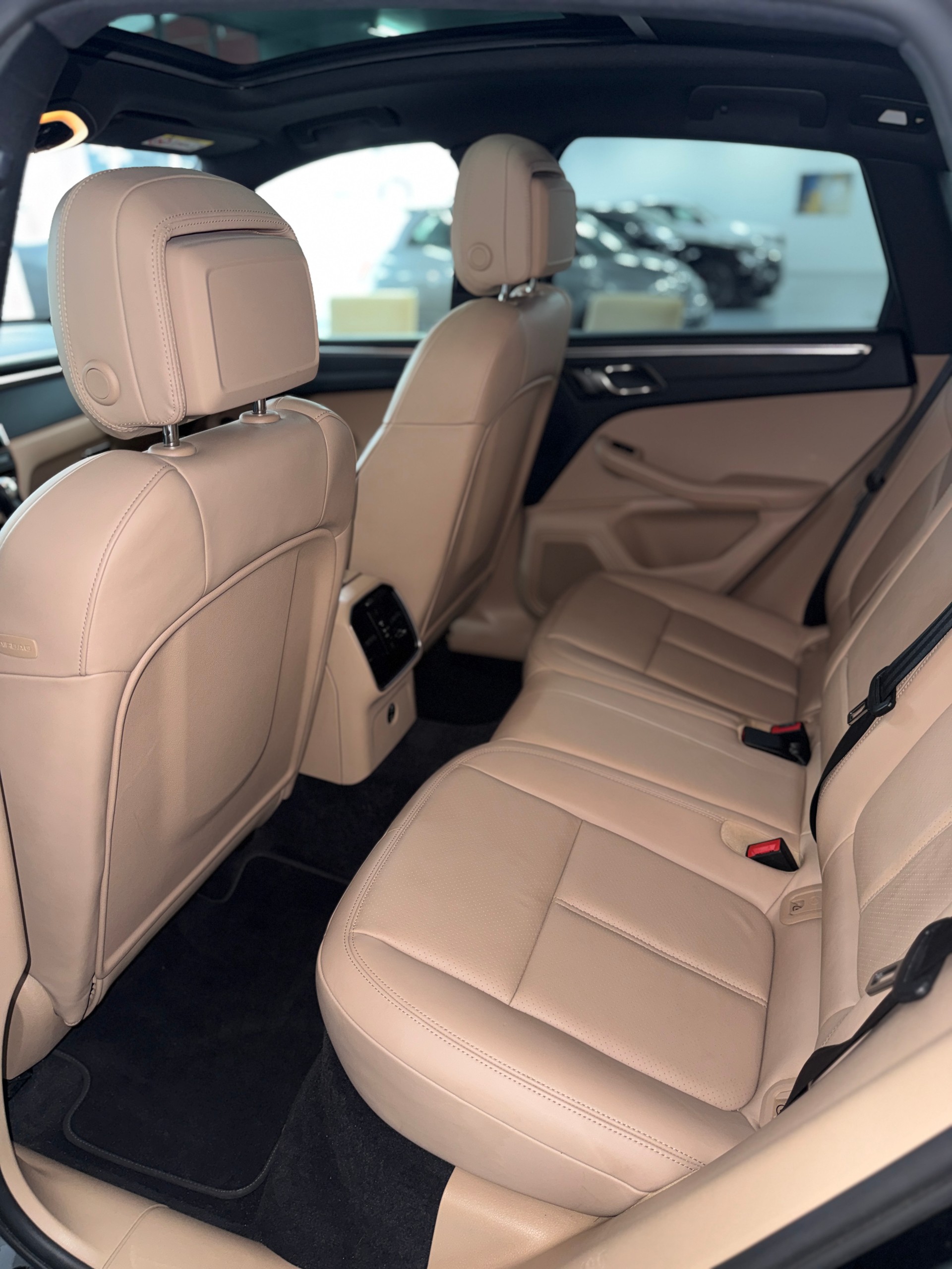 PORSCHE Macan PDK-image-11