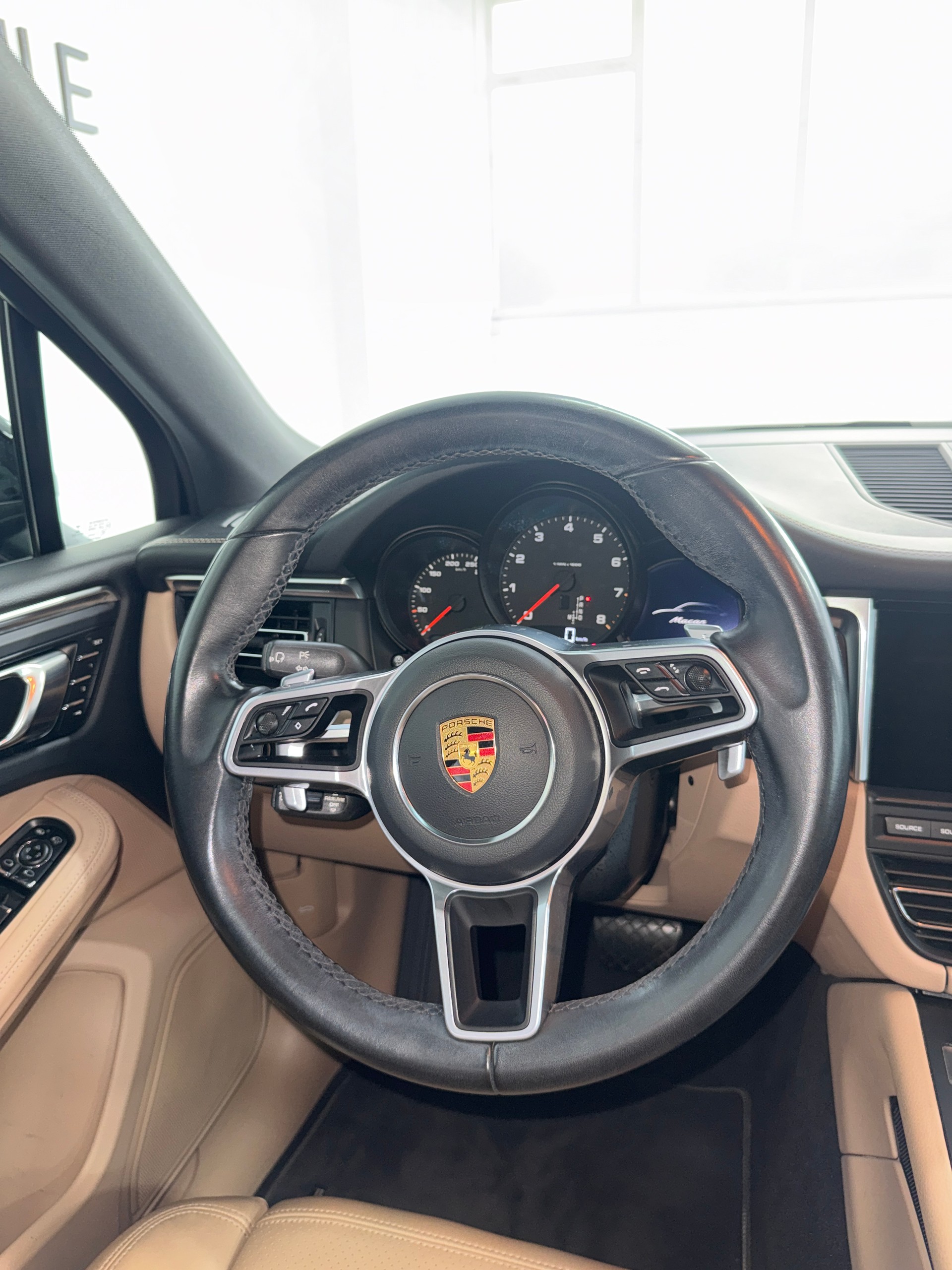 PORSCHE Macan PDK-image-9