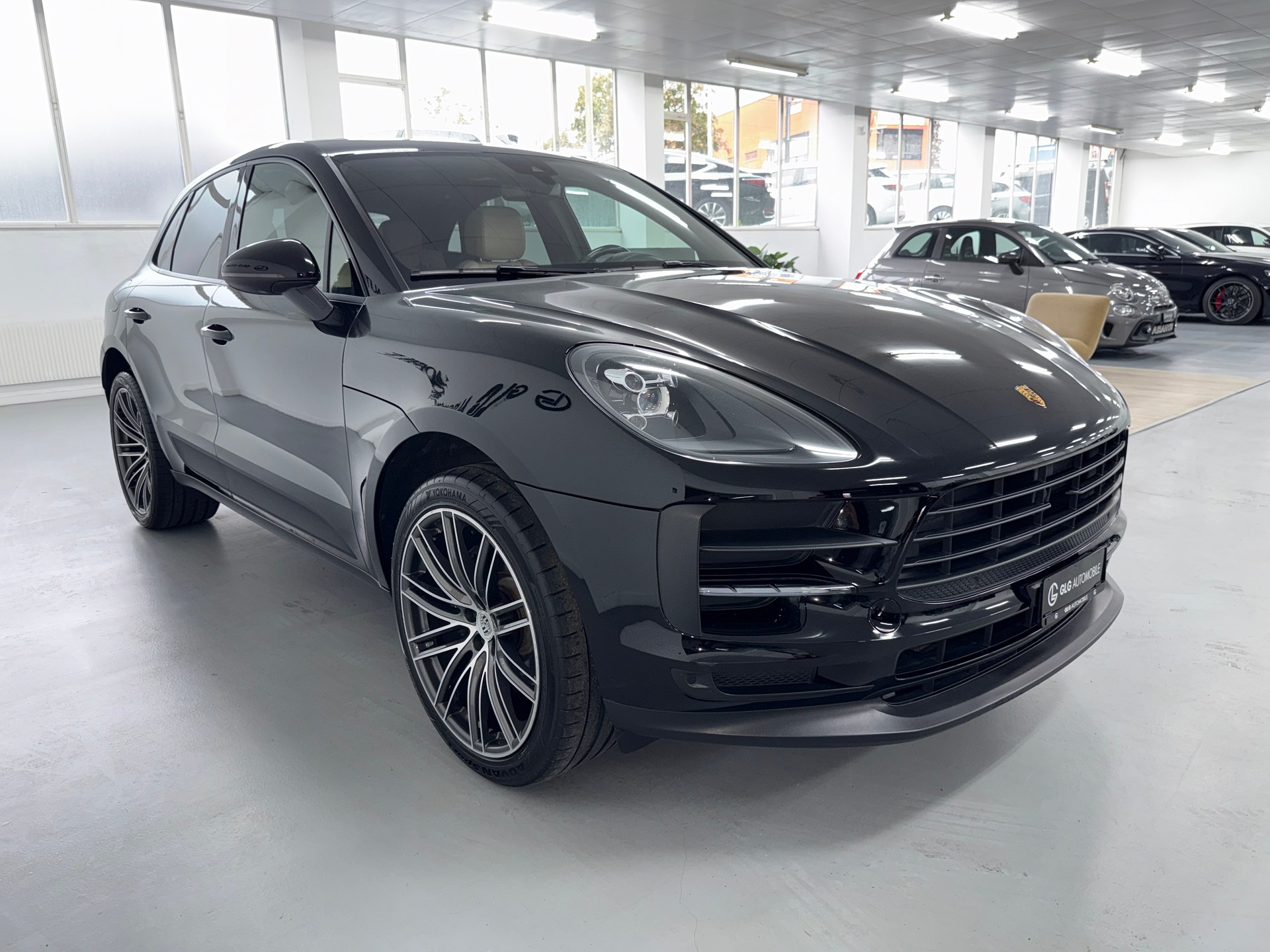 PORSCHE Macan PDK-image-2