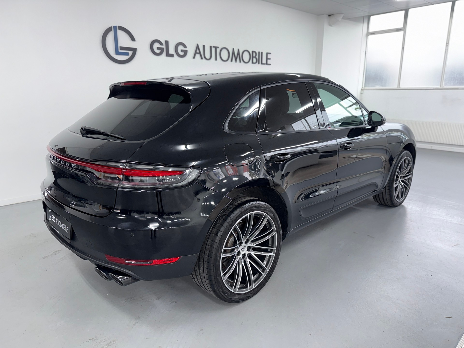 PORSCHE Macan PDK-image-3