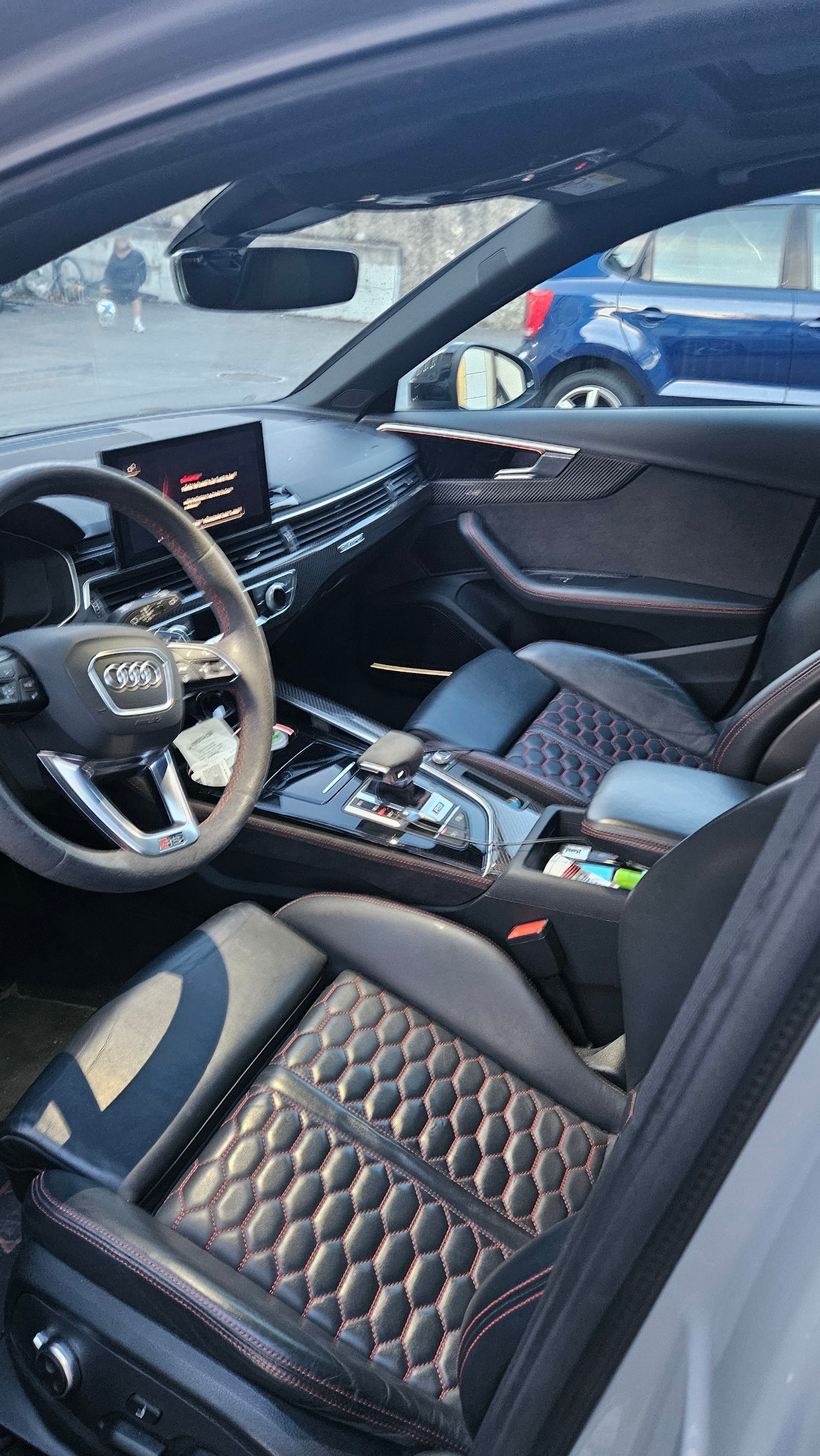 AUDI RS4 Avant quattro tiptronic-image-7