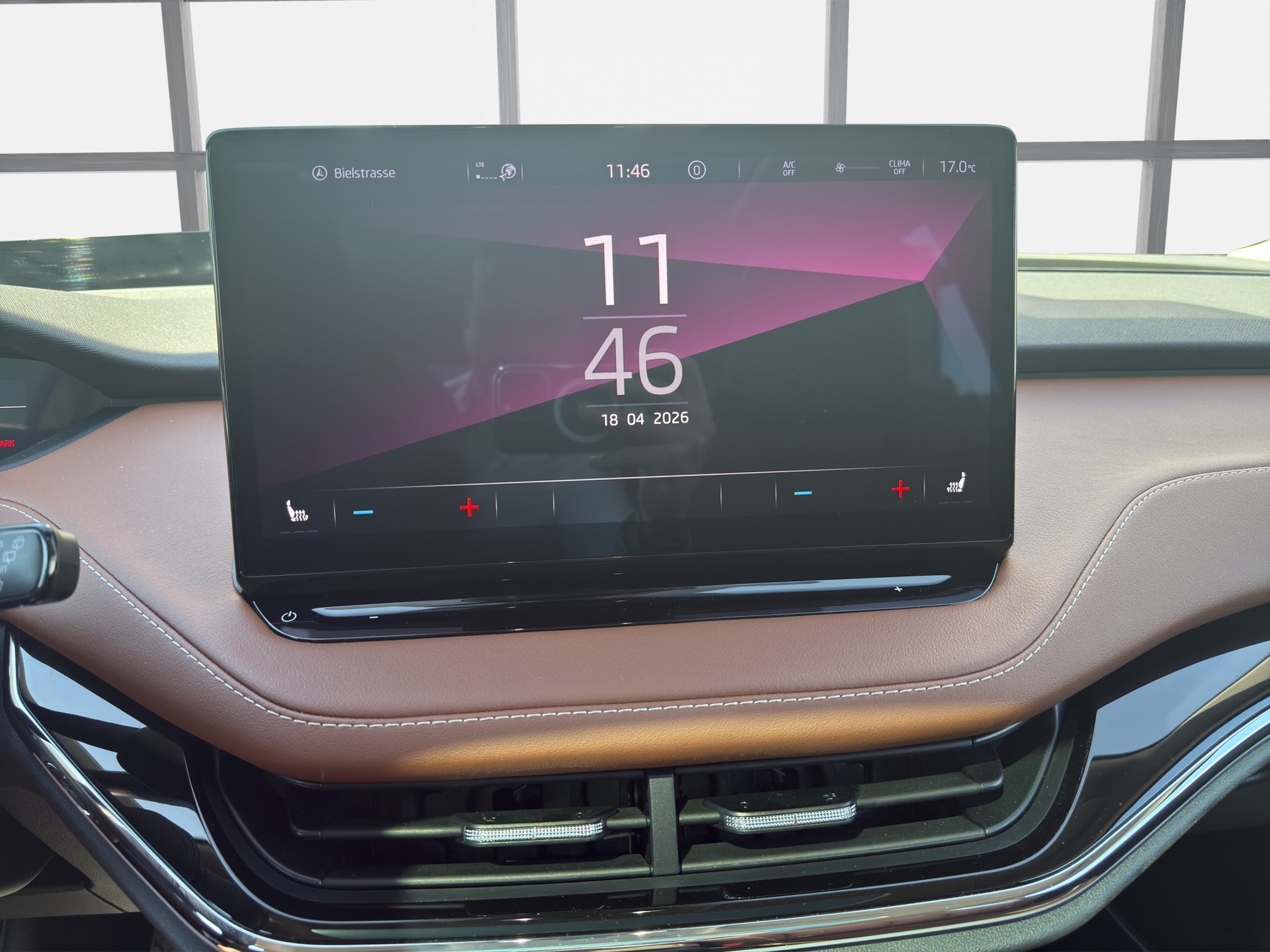 SKODA Enyaq iV 80x-image-9