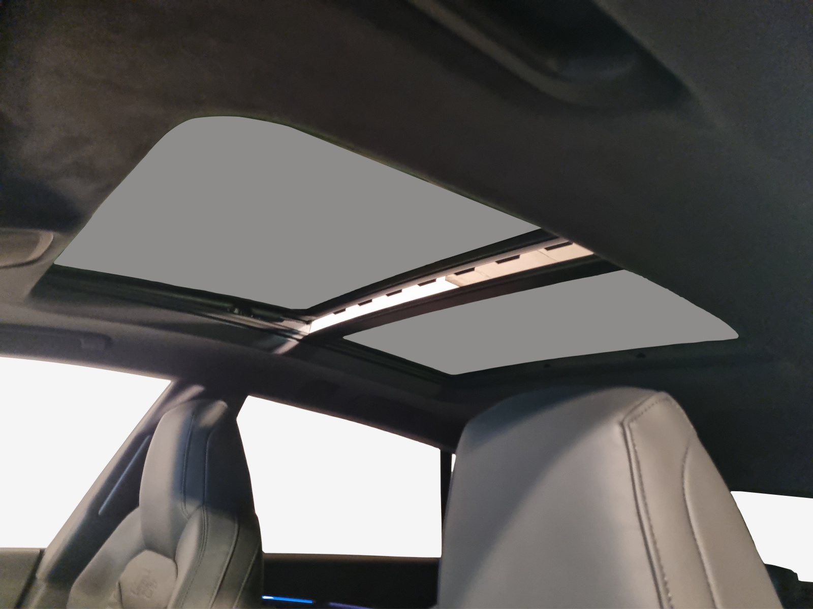 AUDI RSQ8 quattro tiptronic-image-11