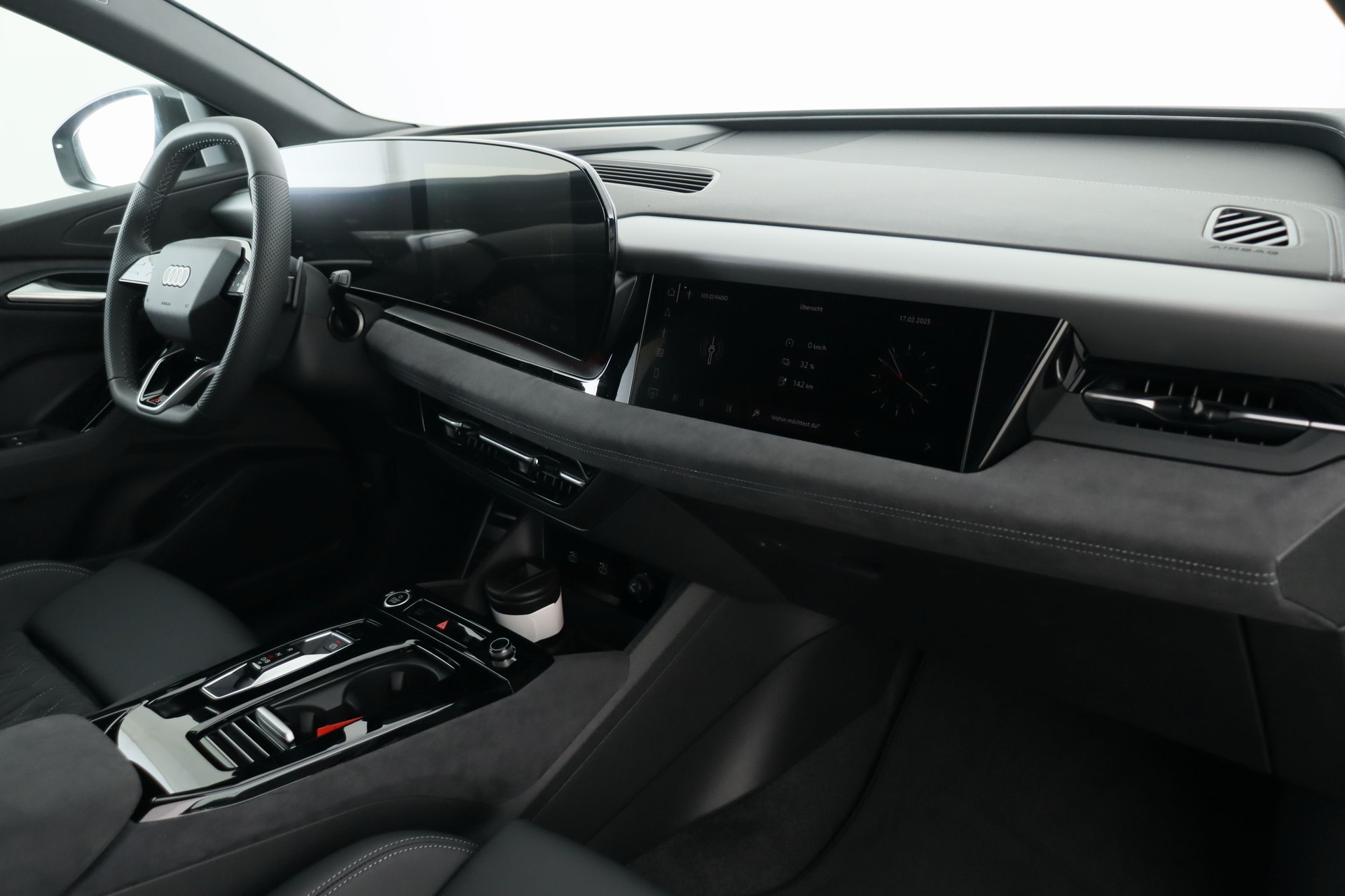 AUDI Q6 e-tron quattro-image-13