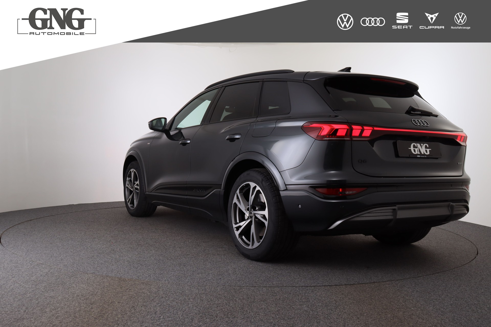 AUDI Q6 e-tron quattro-image-2