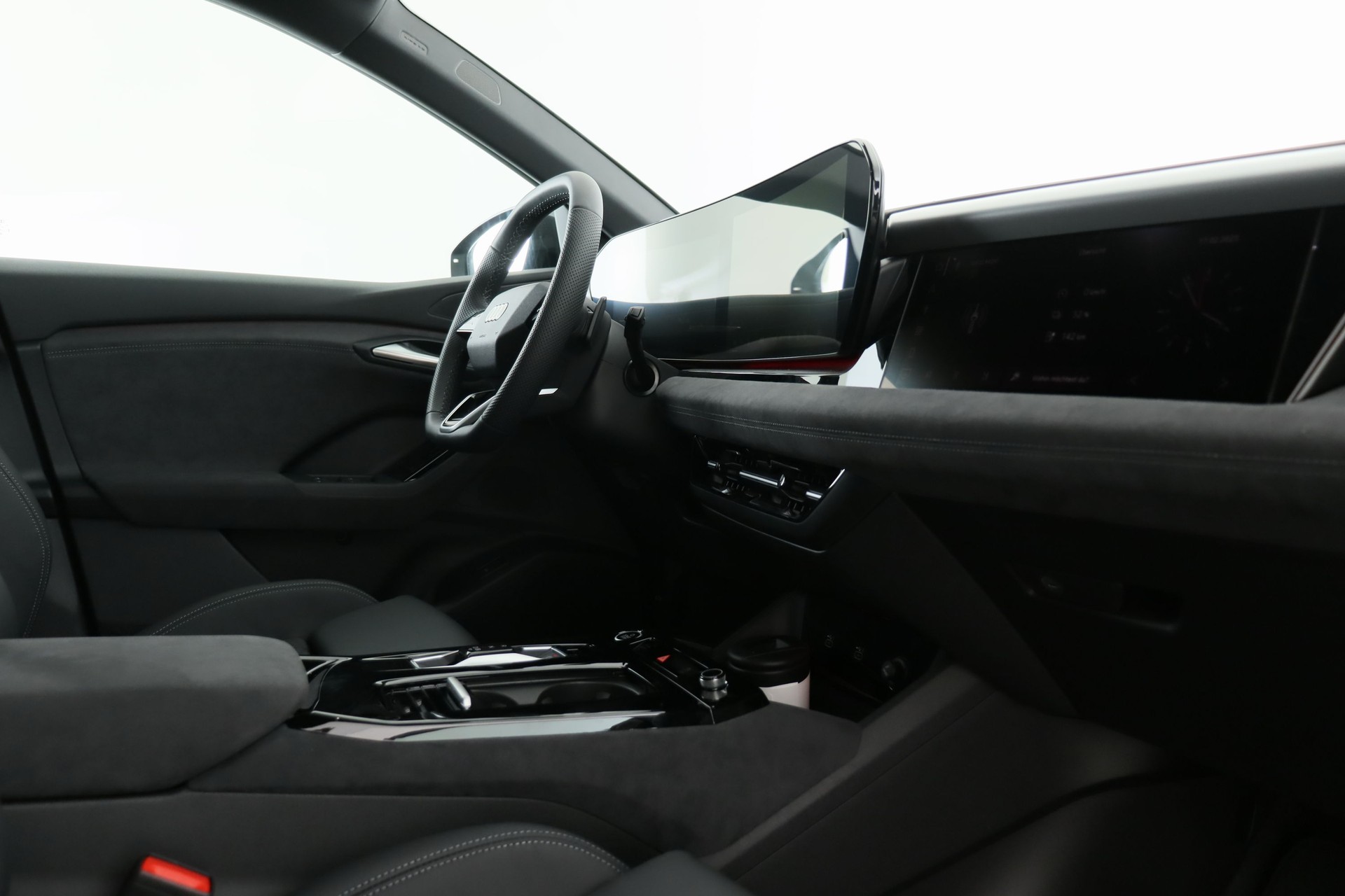 AUDI Q6 e-tron quattro-image-14